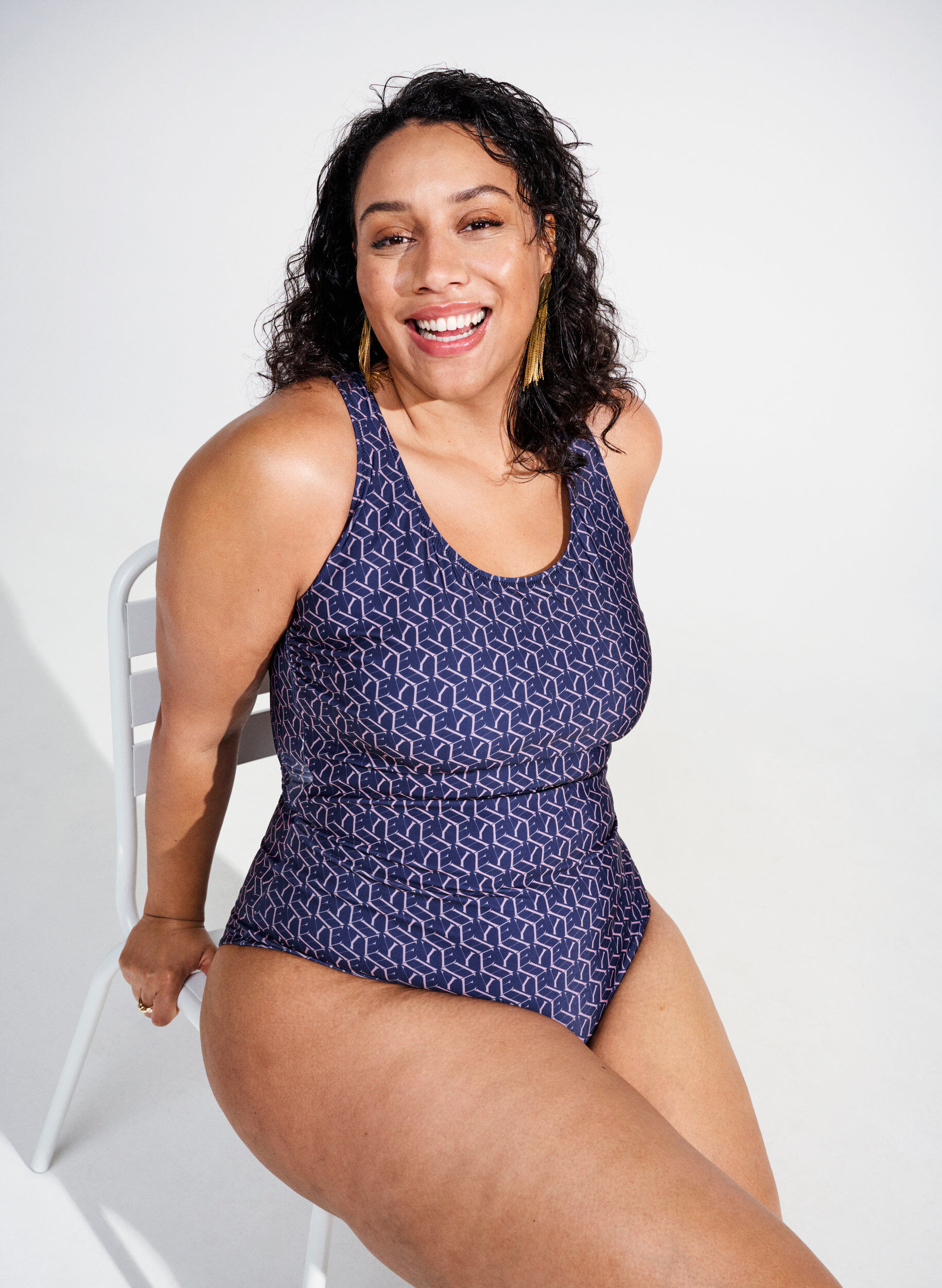 ZizziBadeanzug mit Print und Kreuz am R&uuml;cken, Text Print, Image image number 0