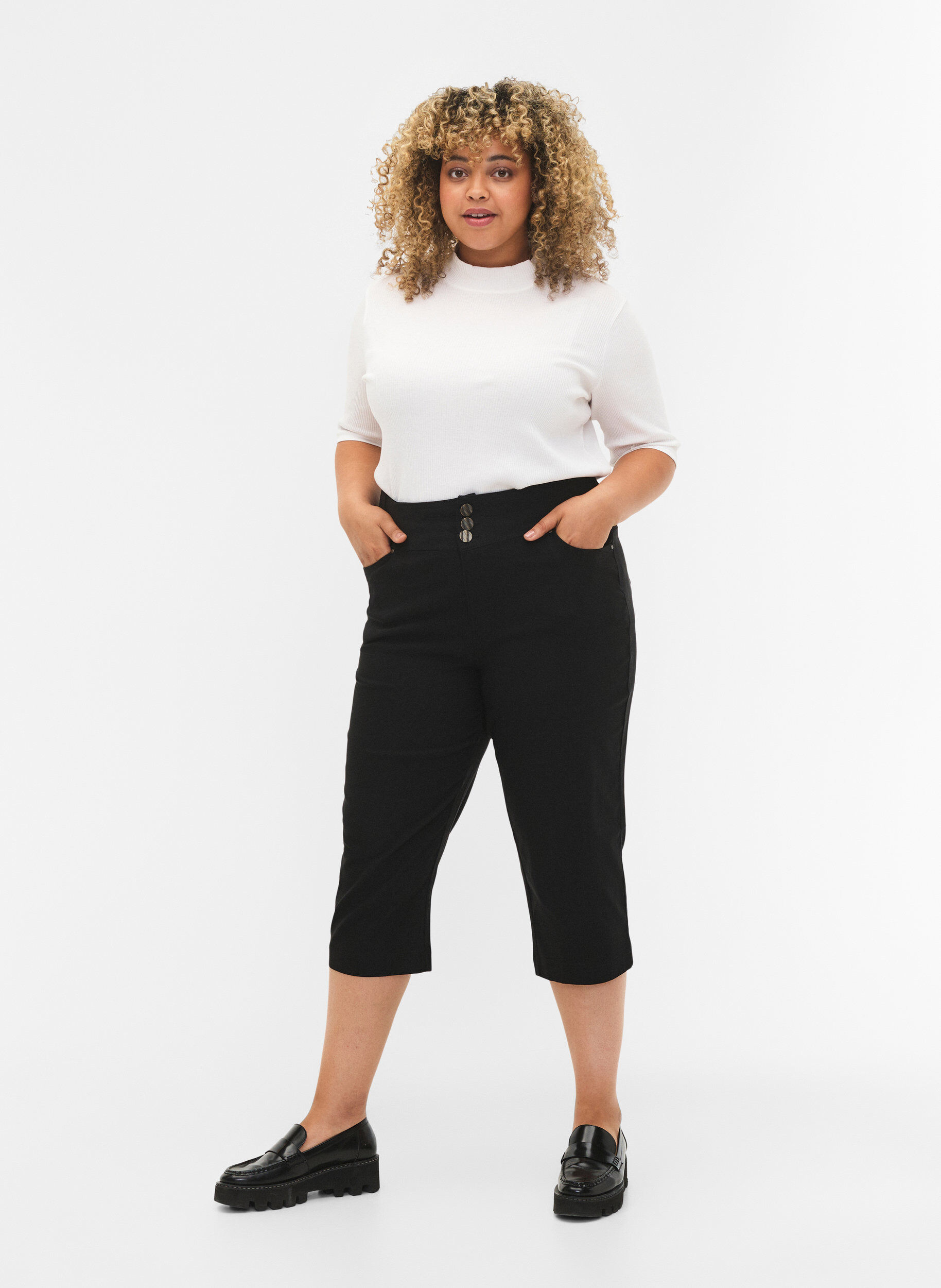 ZizziEng anliegende Capri-Hose mit hoher Taille, Black, Model image number 0