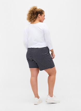 Shorts aus Baumwolle mit Taschen, Blue Stripe, Model image number 1