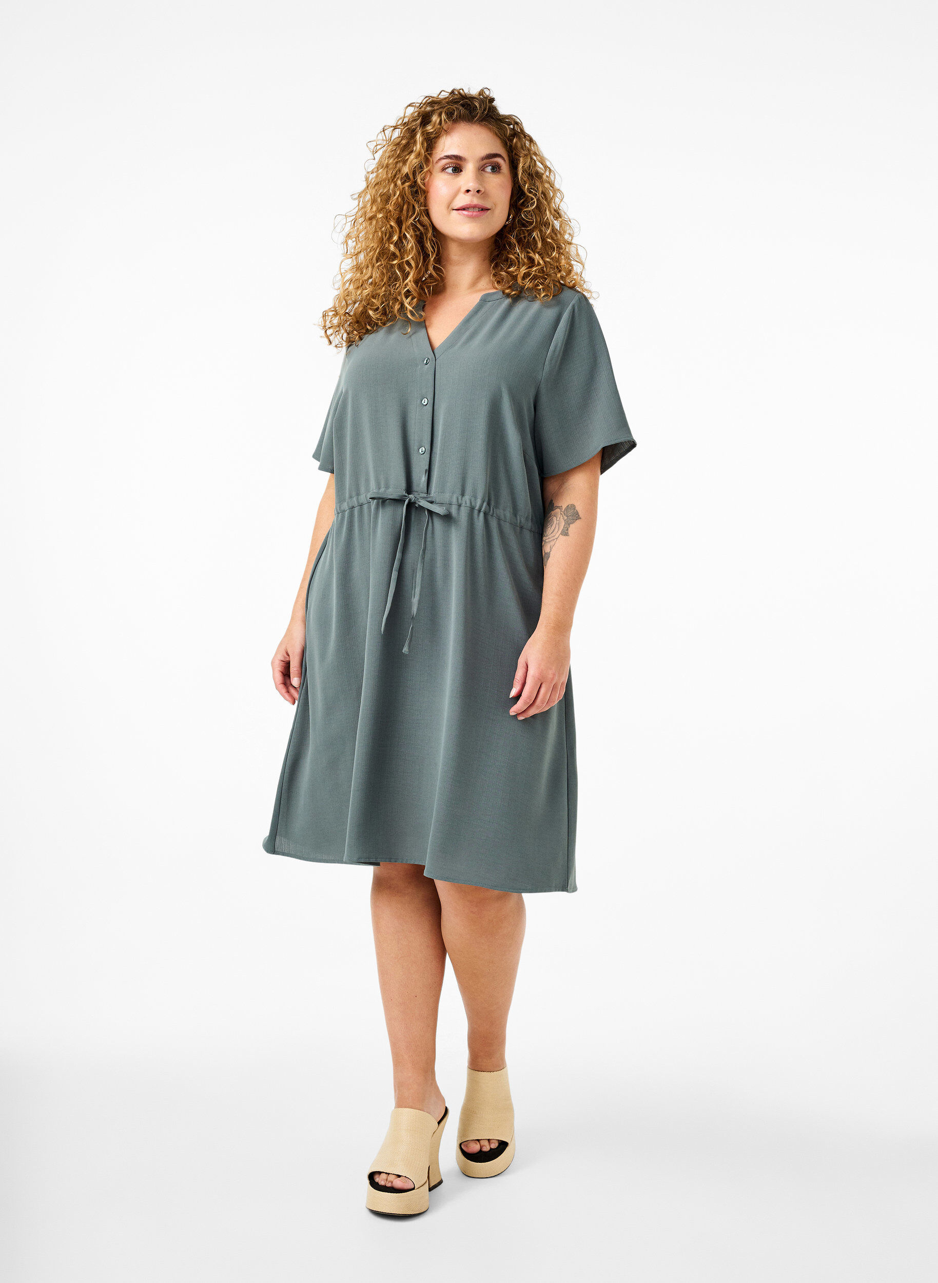 ZizziKurz&auml;rmliges Kleid mit Bindeband an der Taille, Balsam Green, Model image number 2