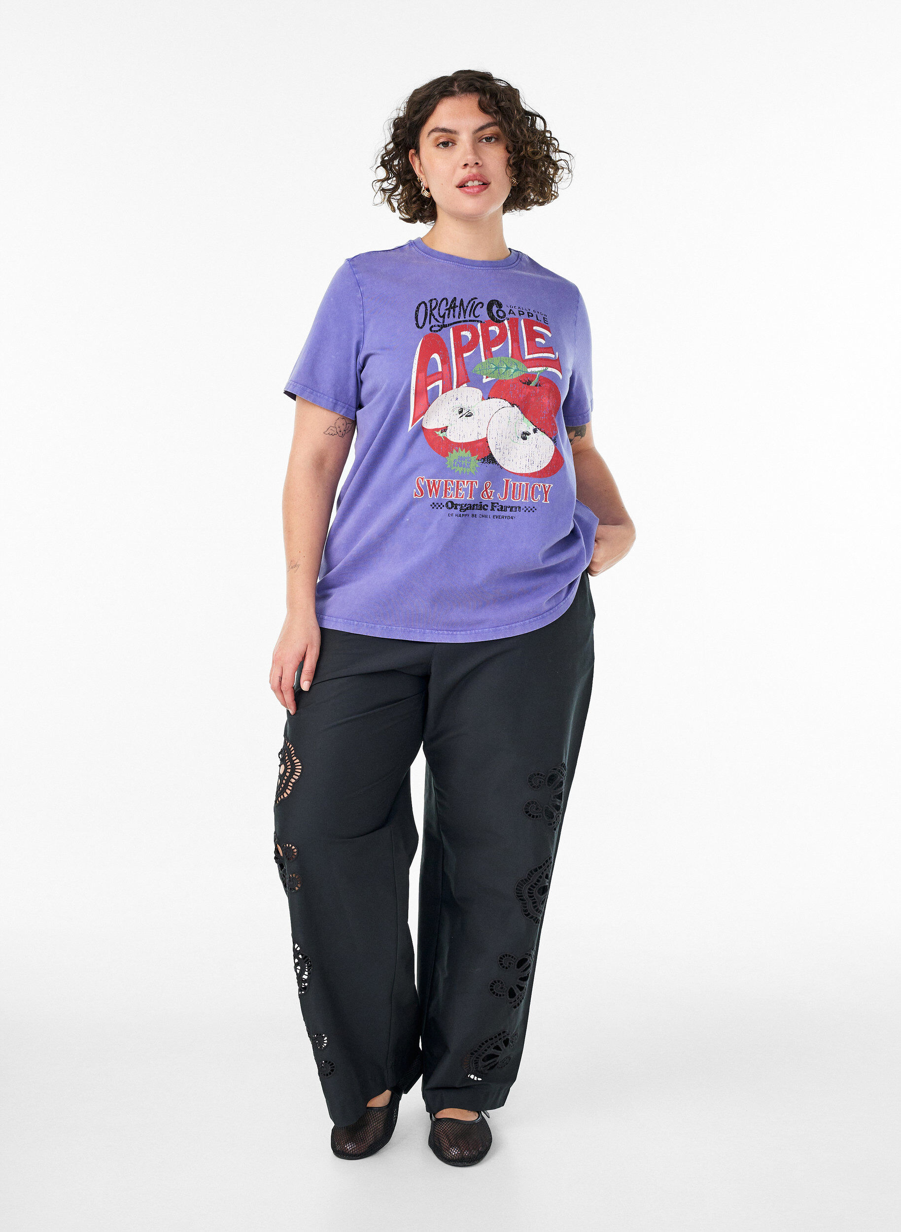 ZizziBaumwoll-T-Shirt mit Frontprint und gewaschener Optik, Lila, Model image number 1