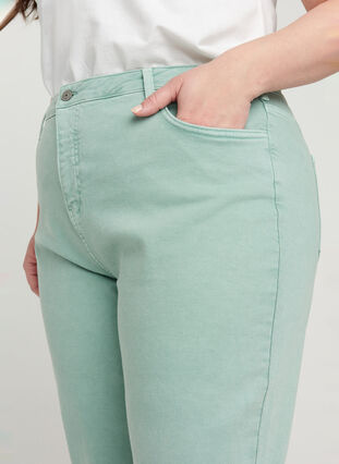 Mom Fit Jeans aus Baumwolle, Chinois Green, Model image number 2