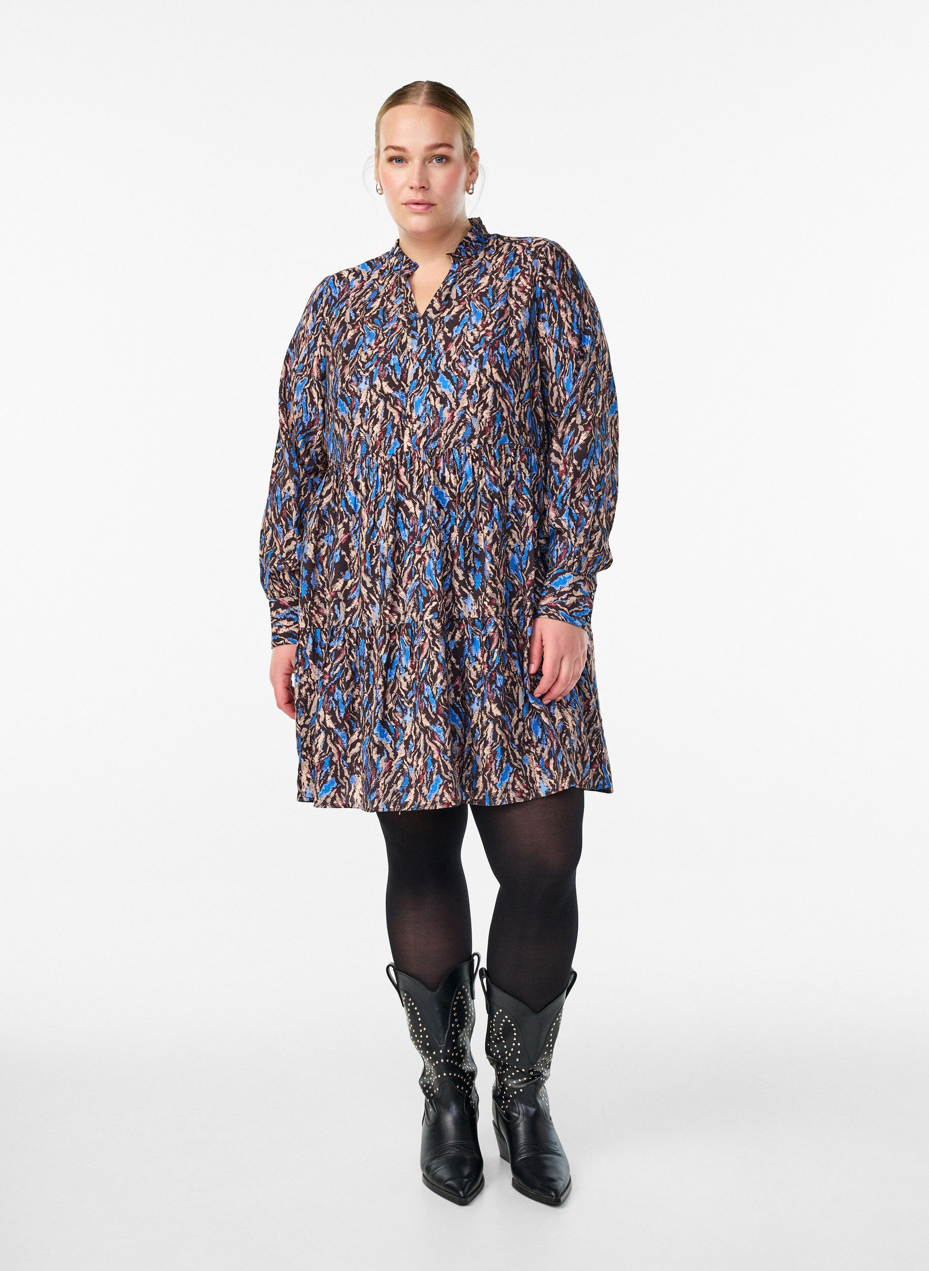 ZizziA-Linien-Kleid mit R&uuml;schenkragen, Blau, Model image number 1