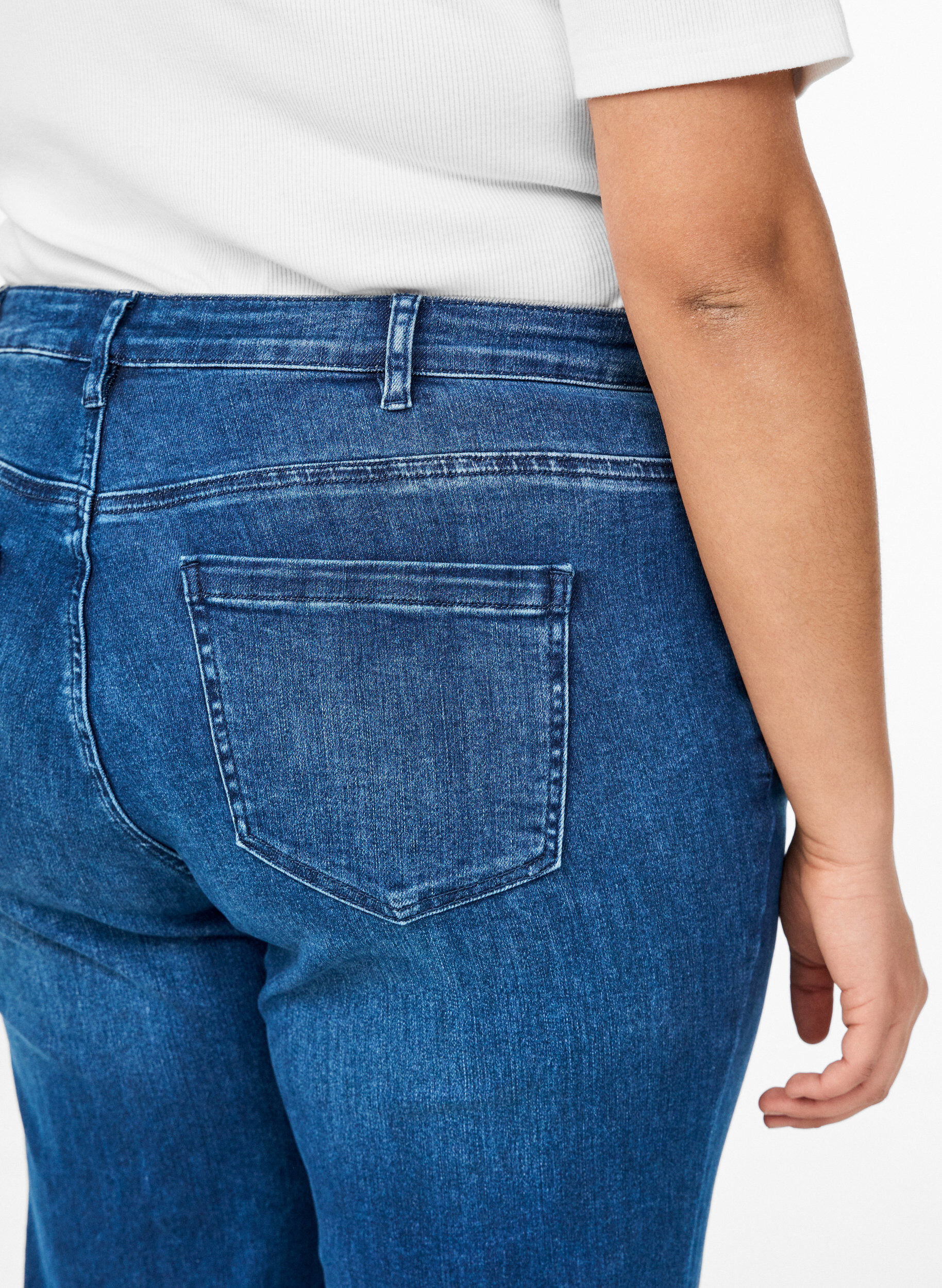 ZizziBootcut-Jeans mit hoher Taille, Blau, Model image number 2