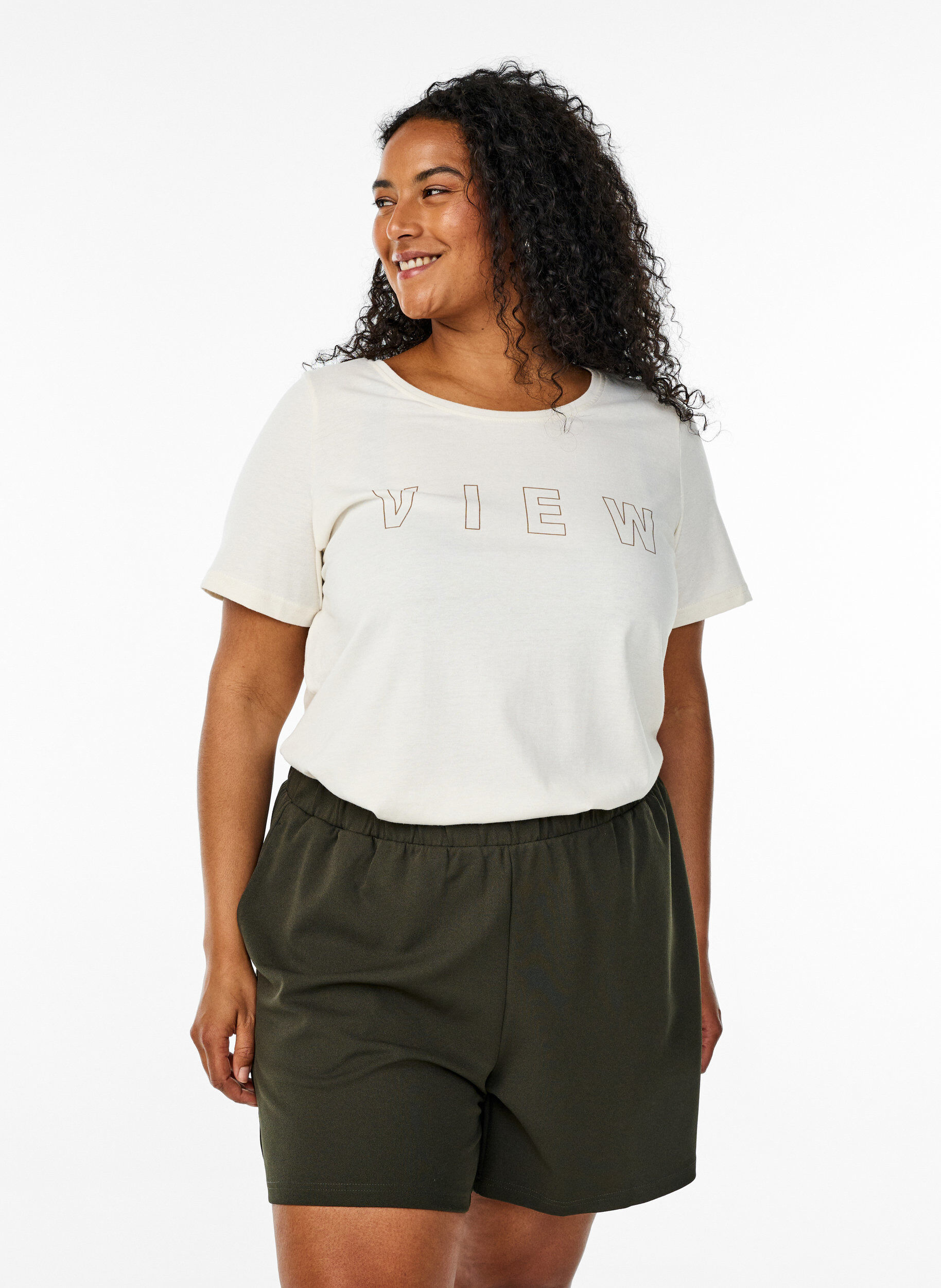 FLASH &ndash; Kurze Hosen mit lockerer Passform und Taschen, Gr&uuml;n, Model