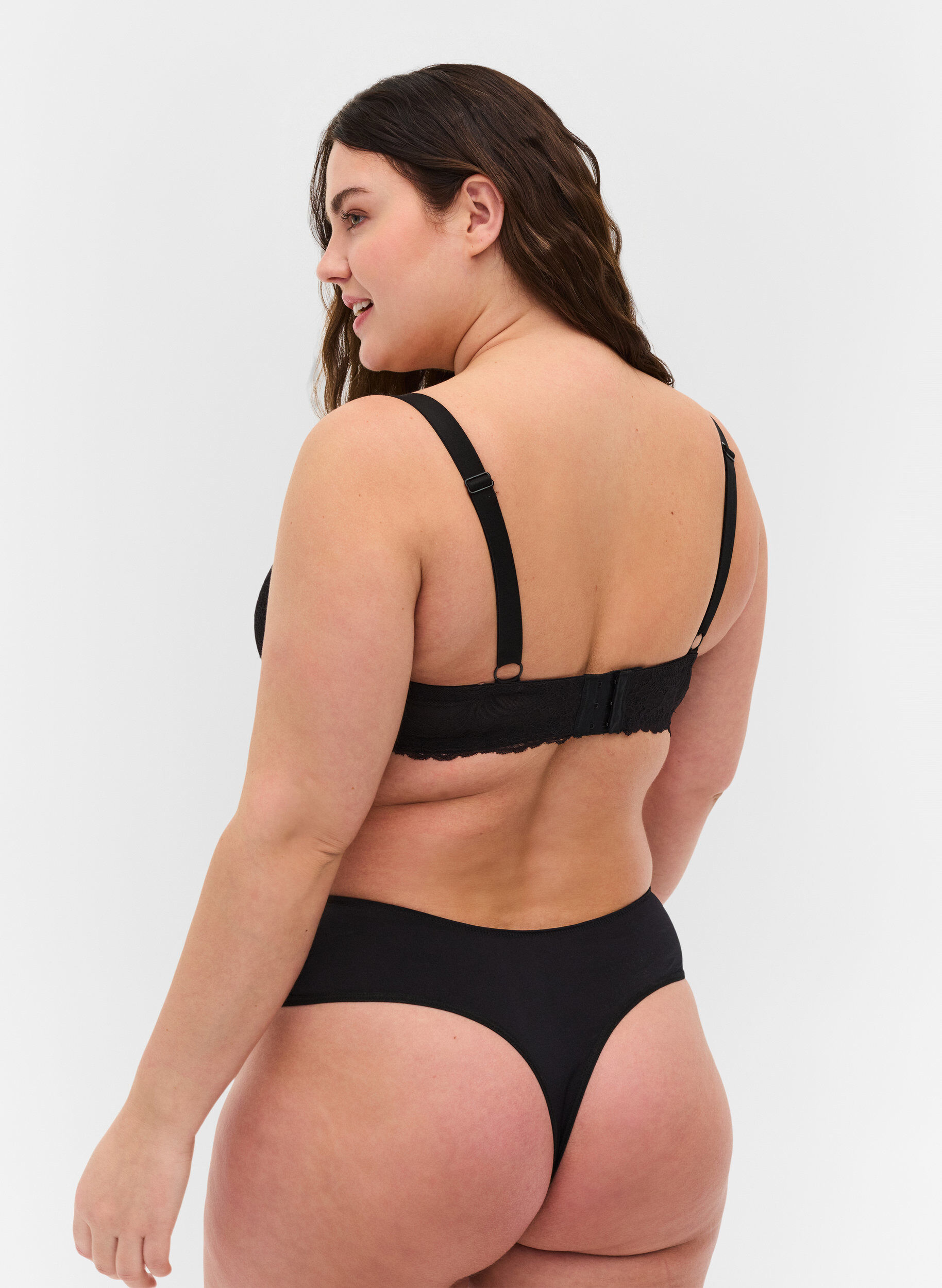 ZizziG-String mit Spitze und regul&auml;rer Taille, Black, Model image number 1