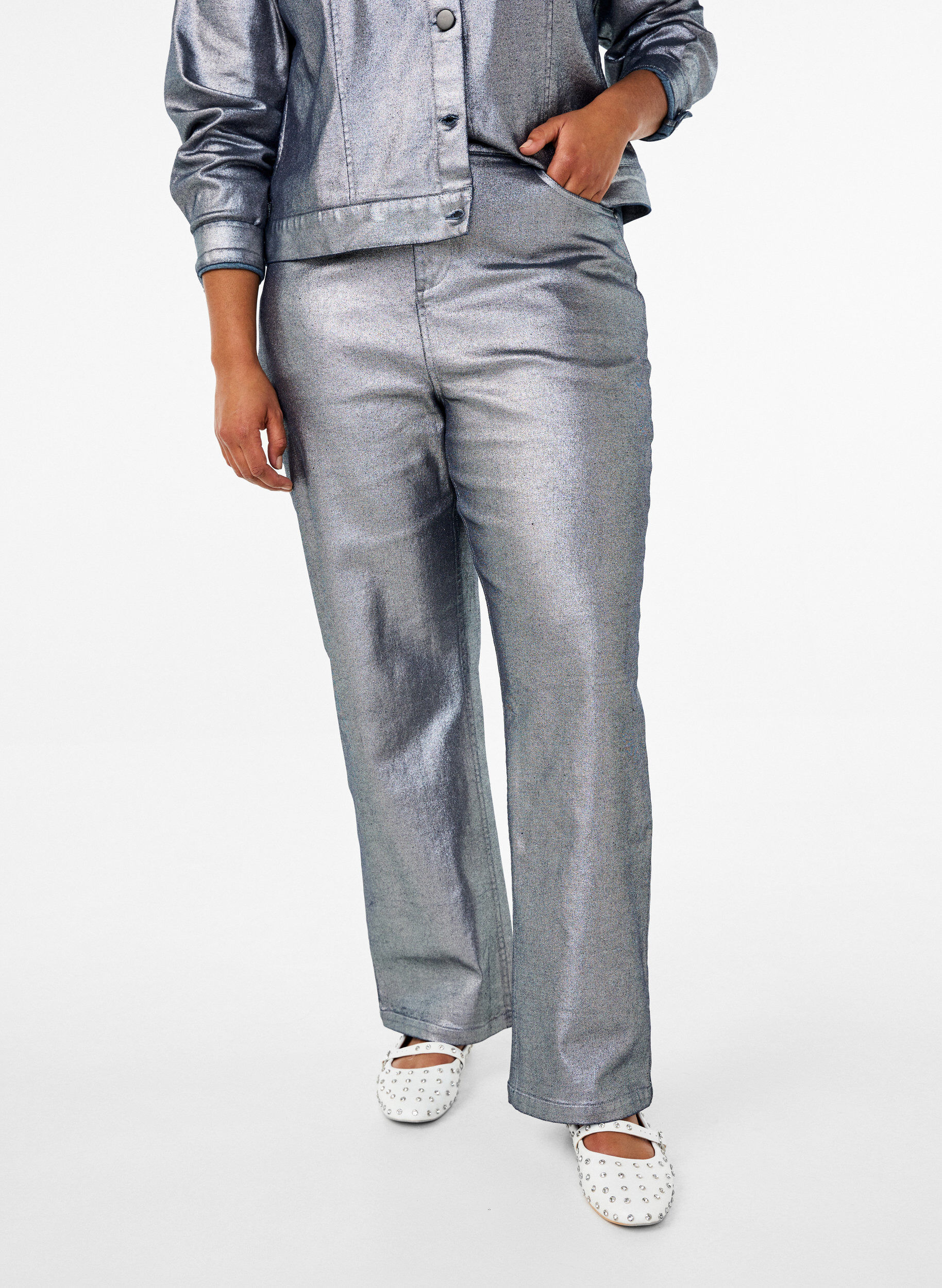 ZizziSilberbeschichtete Jeans mit hoher Taille, Gun Silver , Model image number 2