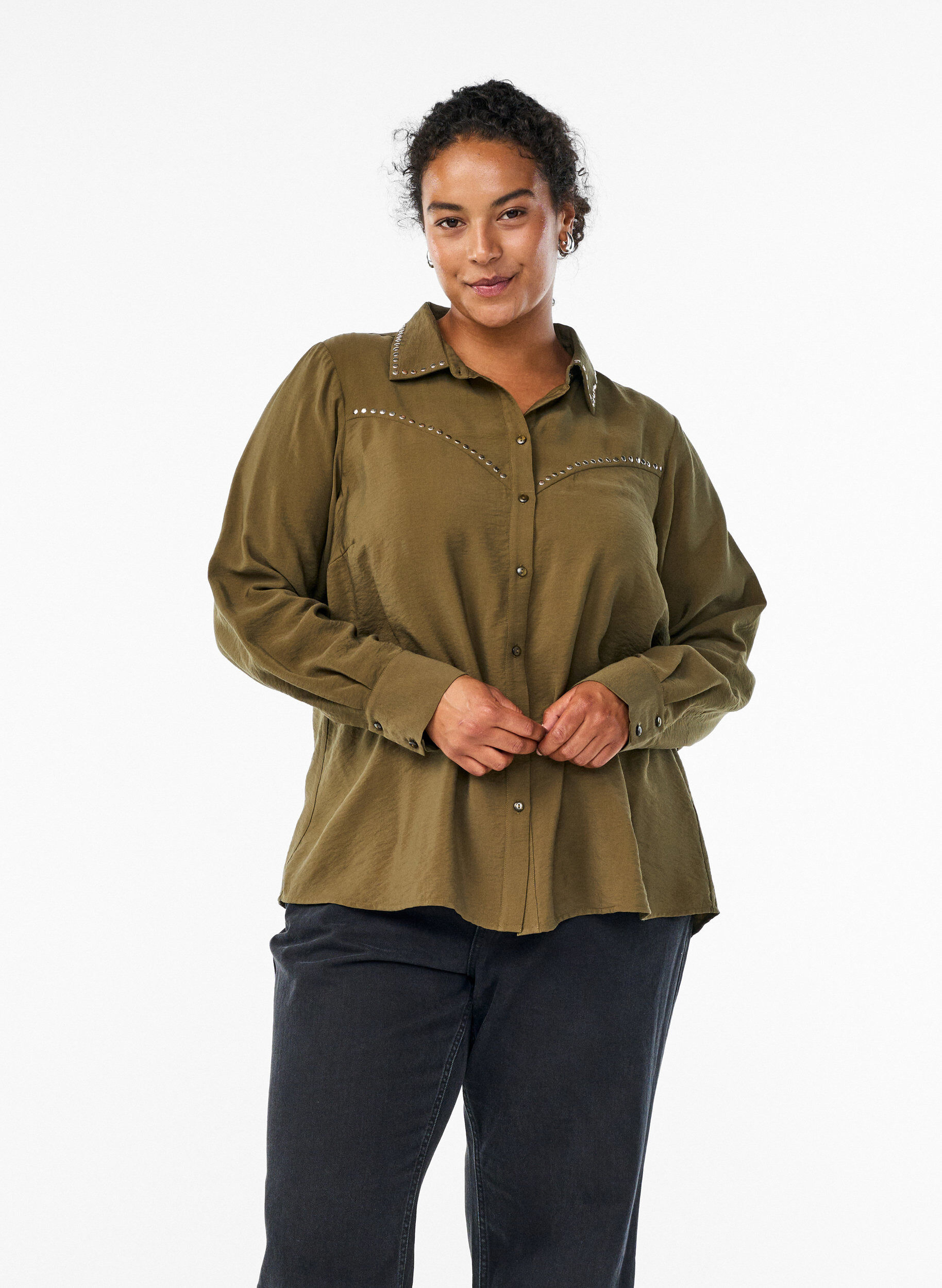 Bluse mit Nieten, Gr&uuml;n, Model