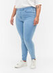 Super Slim Amy Jeans mit hoher Taille, Ex Lt Blue, Model image number 2