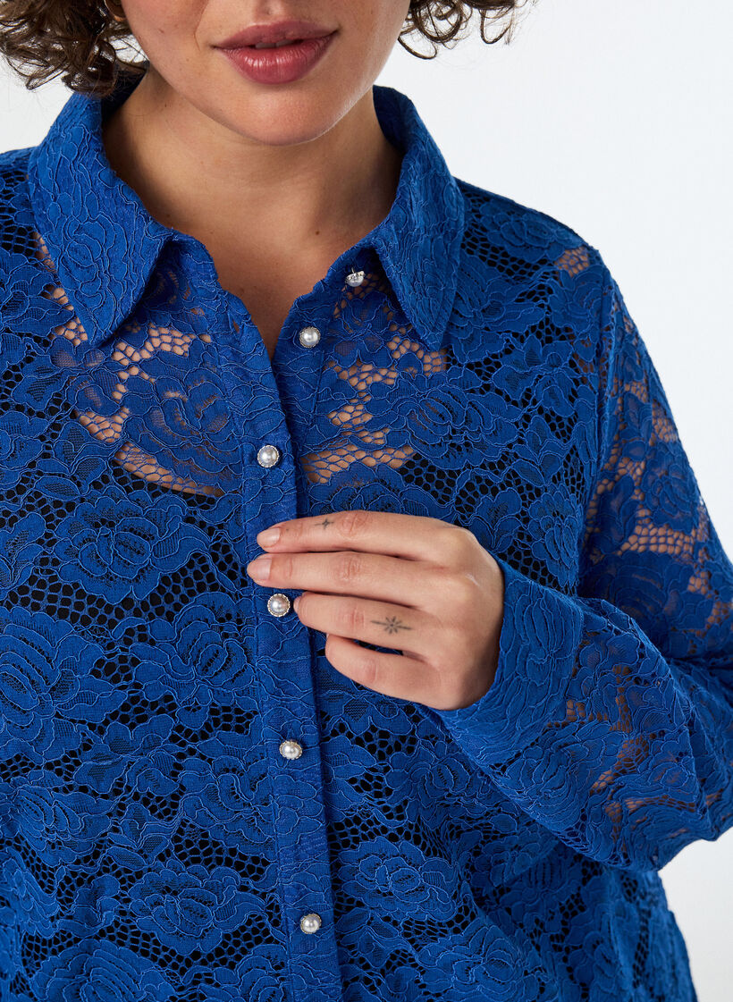 Spitzenbluse mit Perlenkn&ouml;pfen, Blau, Model image number 3