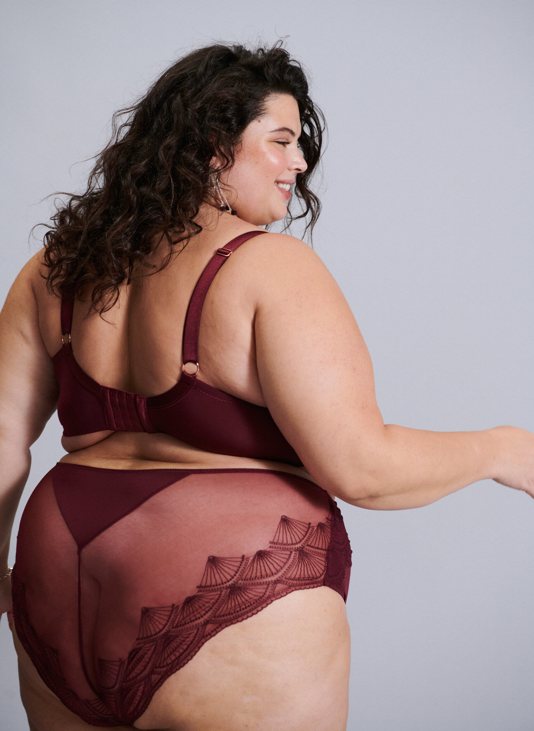 ZizziSlip mit Mesh und besticktem Spitzenbesatz, Rot, Image image number 0