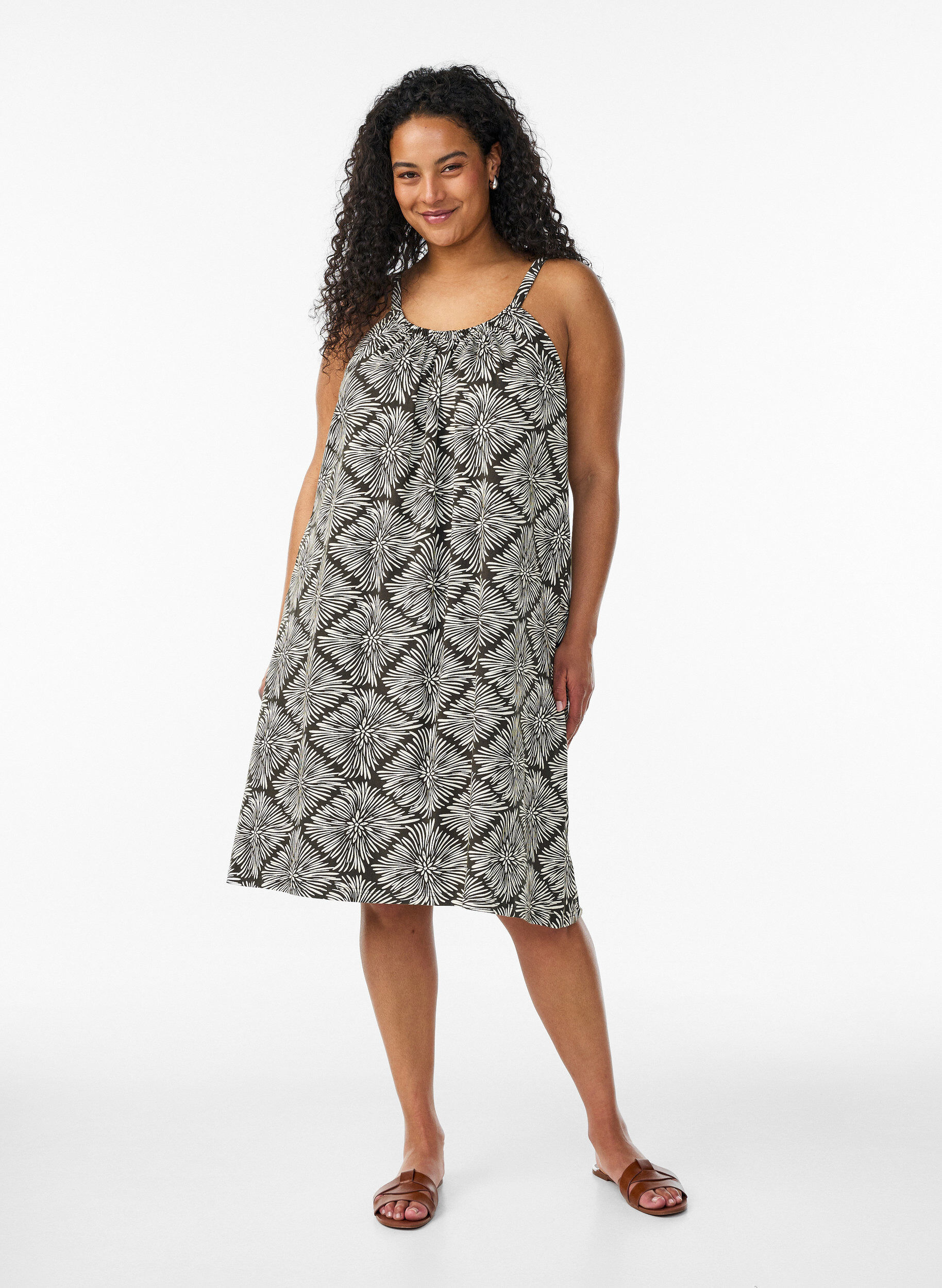 ZizziMidi-Tr&auml;gerkleid aus Bio-Baumwolle, Schwarz, Model image number 1