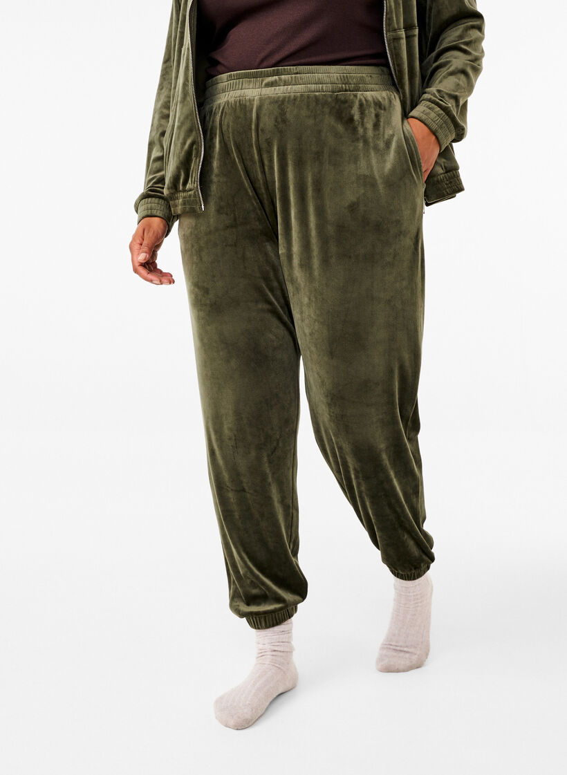 Lockere Samt-Hose, Gr&uuml;n, Model image number 2