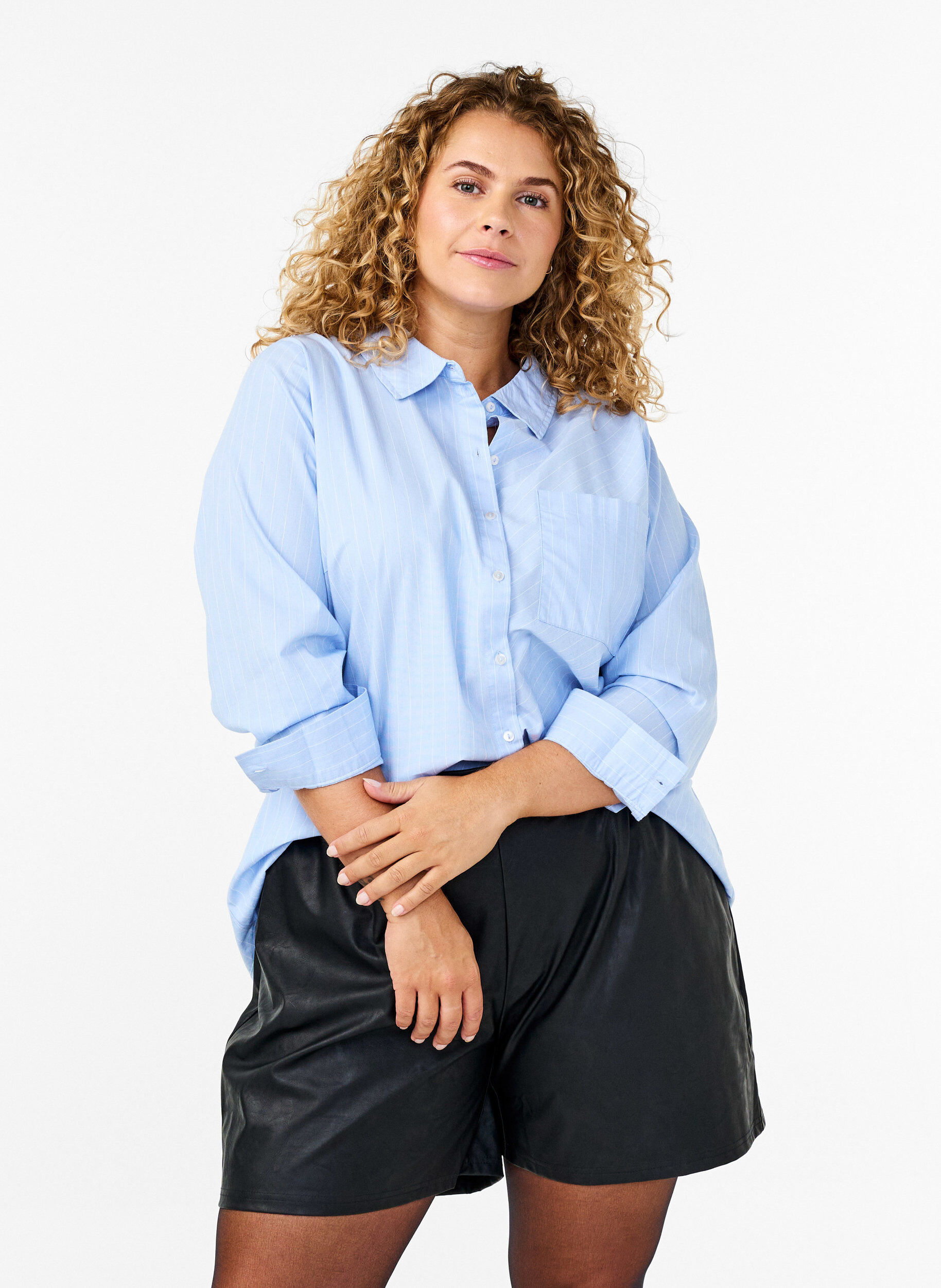 ZizziShorts aus Kunstleder in lockerer Passform, Black, Model image number 0