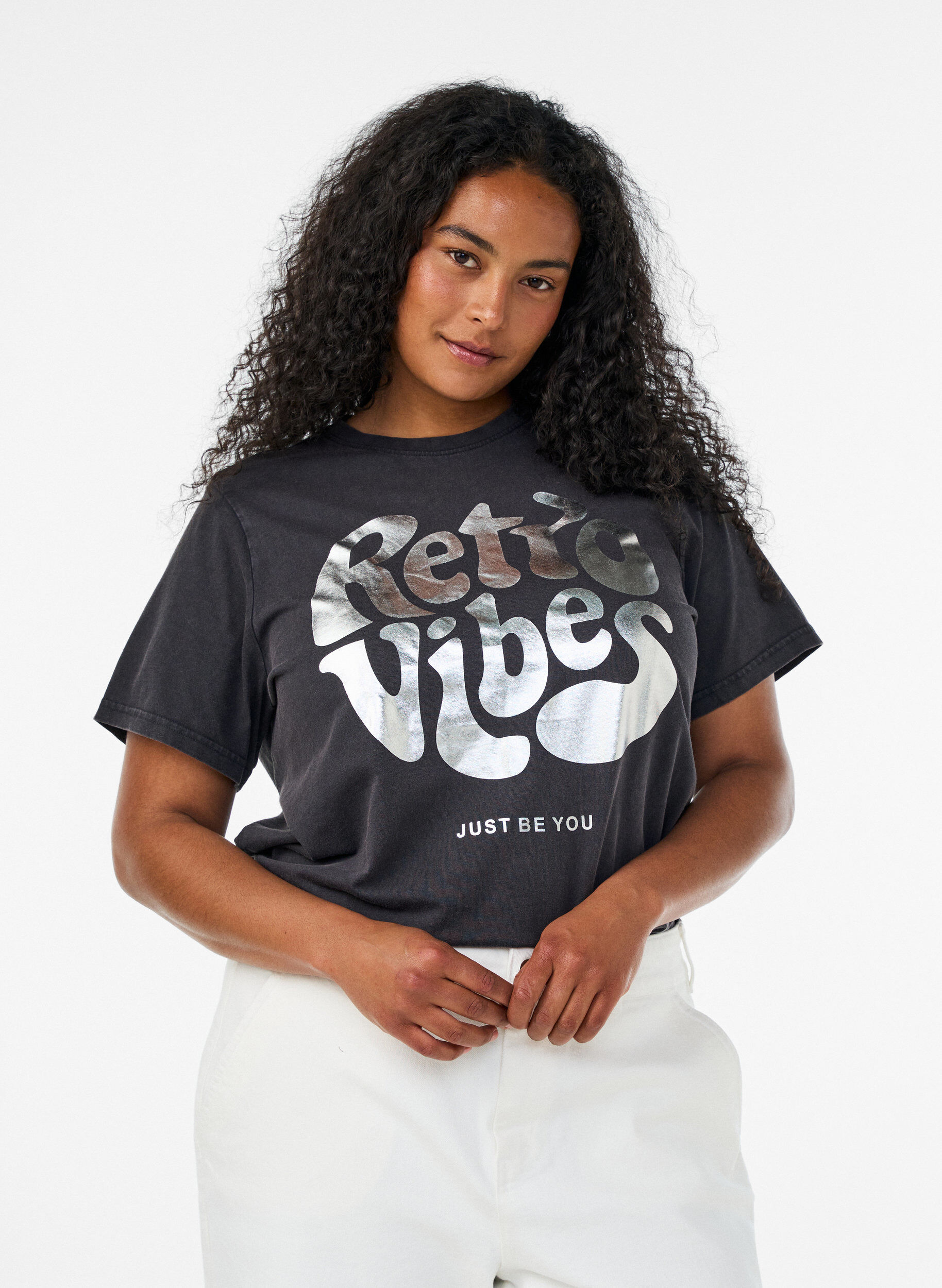 ZizziGrafik-T-Shirt aus Bio-Baumwolle, Schwarz, Model image number 0
