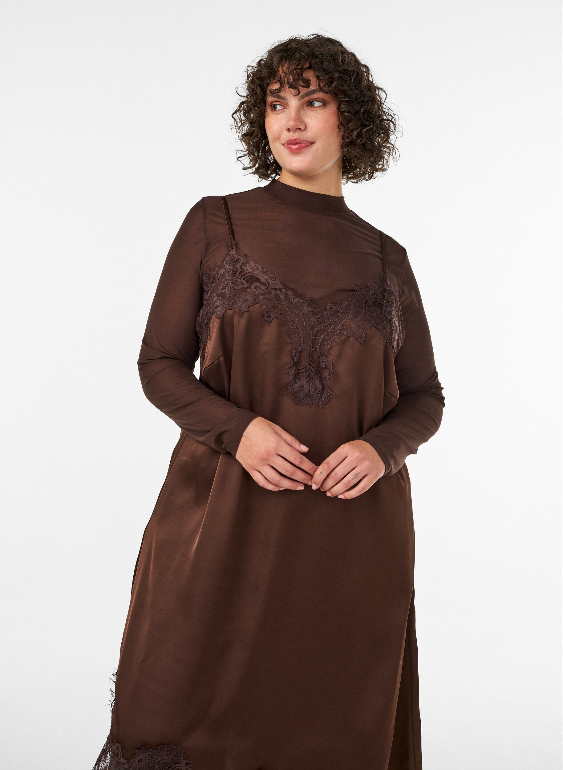 ZizziKleid aus Satin mit Spitze und asymmetrischem Saum, Braun, Model image number 2