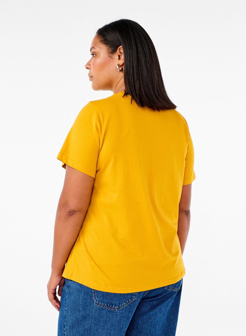 Basic-T-Shirt aus Baumwolle mit Rundhalsausschnitt, Gelb, Model image number 2