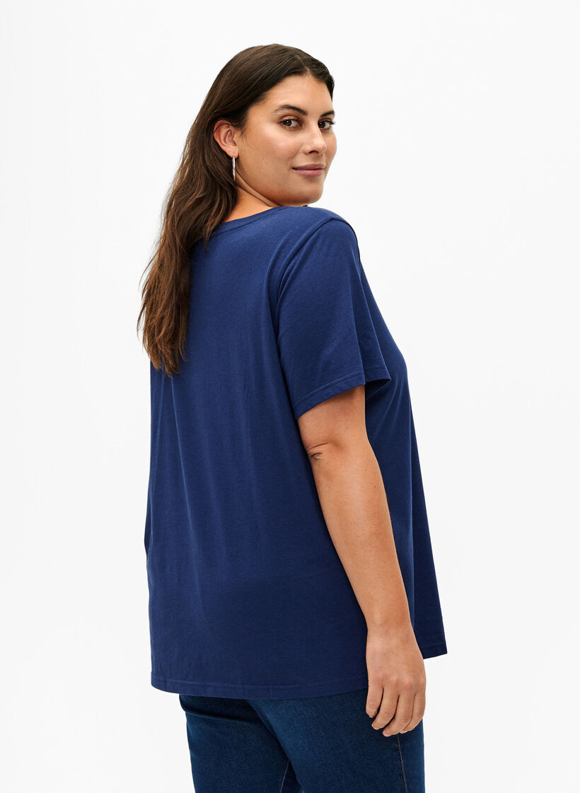 T-Shirt aus Baumwolle mit Rundhalsausschnitt und Aufdruck, Medieval B.W. Hearts, Model image number 1