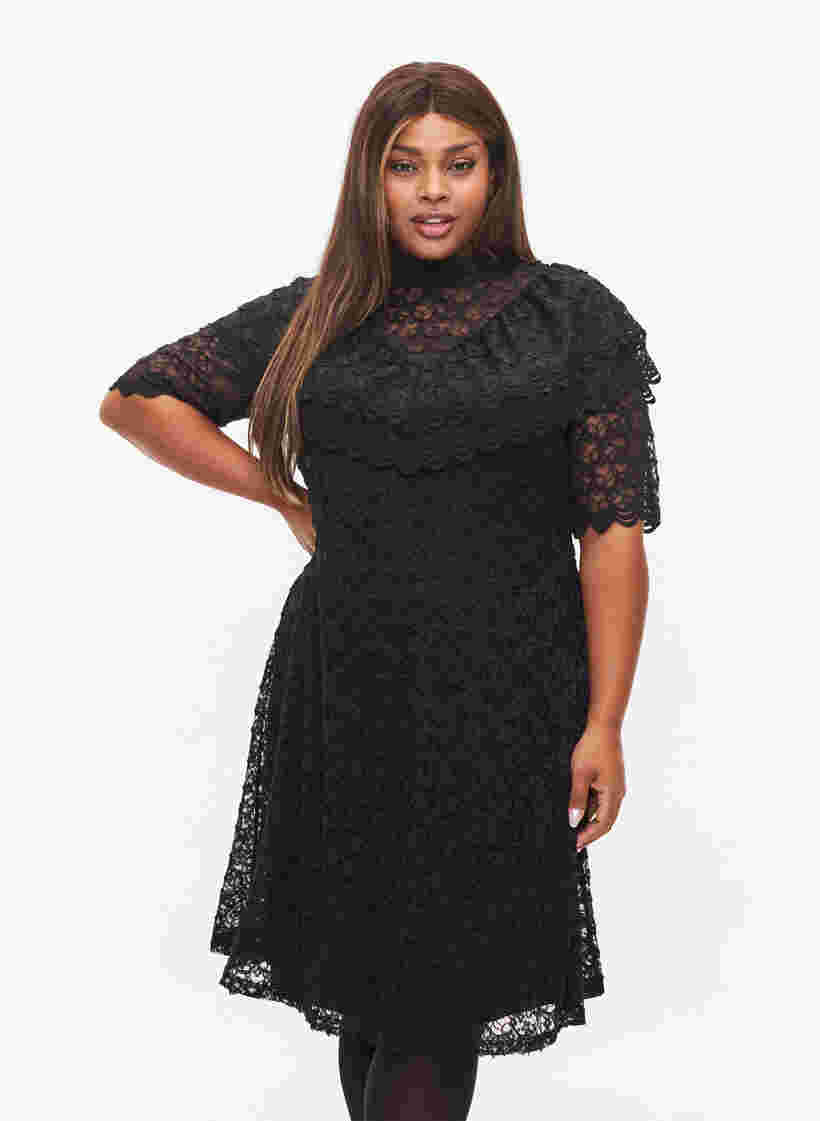 Kleid aus Spitze mit 2/4 Ärmeln, Black, Model