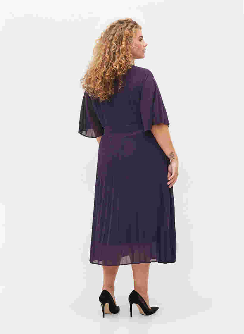 Kurzärmeliges Plissee Kleid, Purple Velvet, Model image number 1