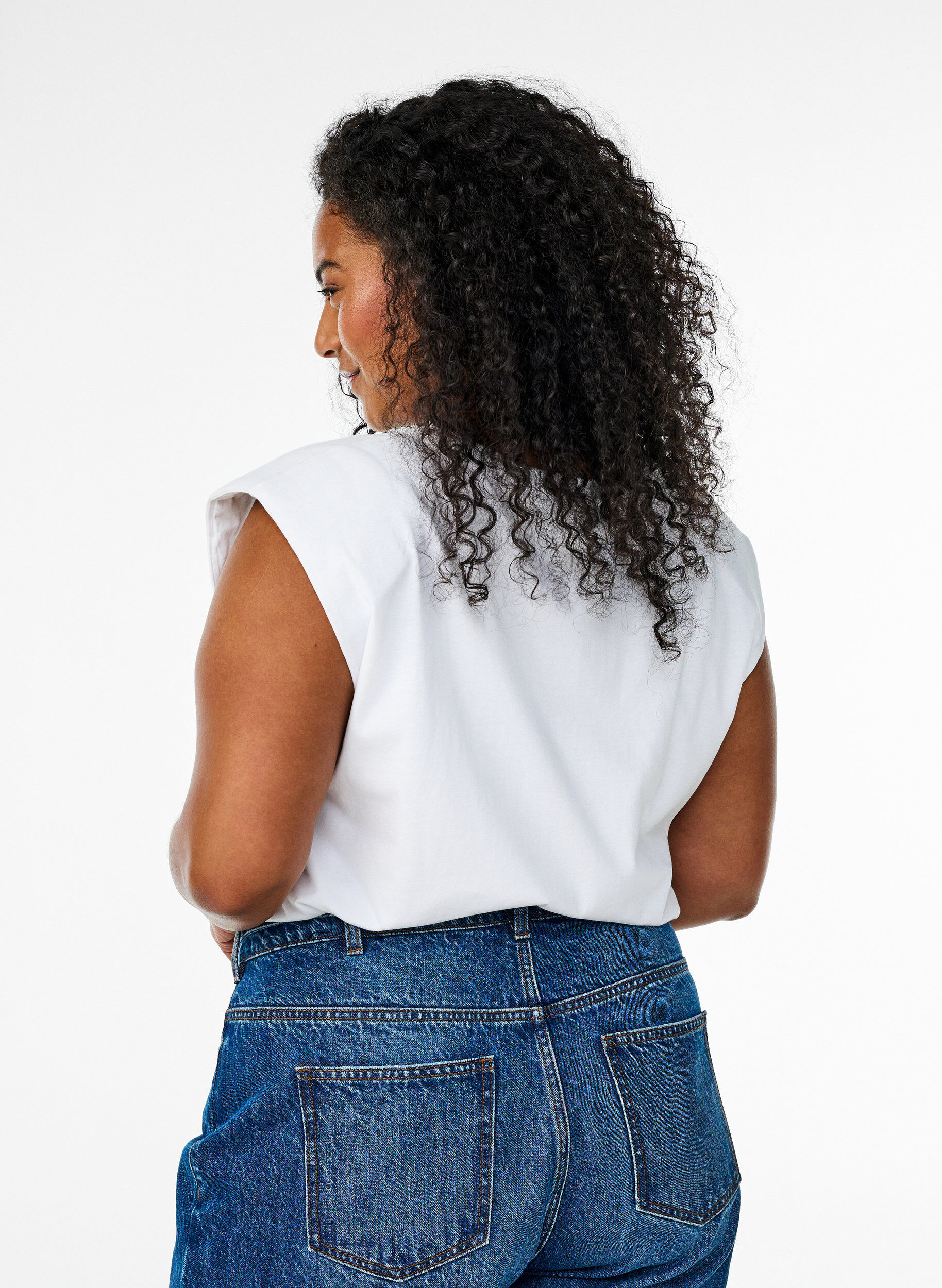 Zizzi&Auml;rmellose Jerseybluse mit Schulterpolstern, Wei&szlig;, Model image number 2