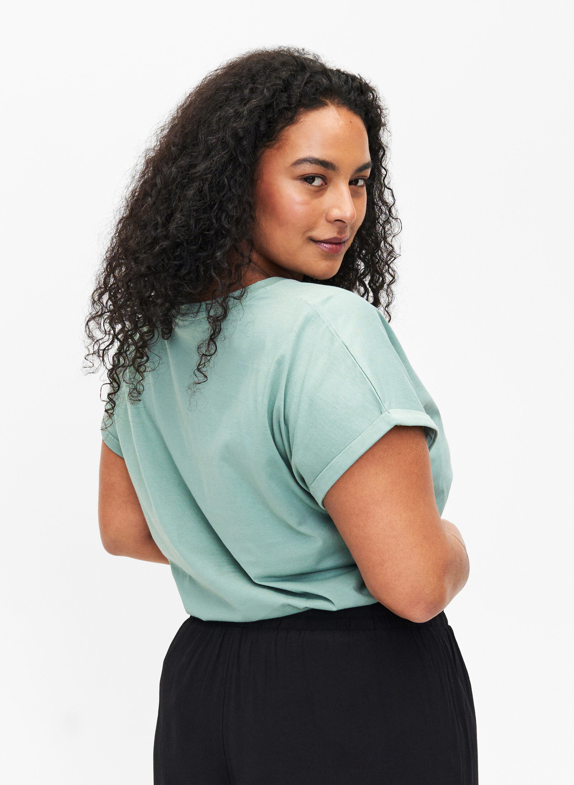 ZizziT-Shirt aus Bio-Baumwolle mit Golddruck, Ch.Green Gold Flower, Model image number 1