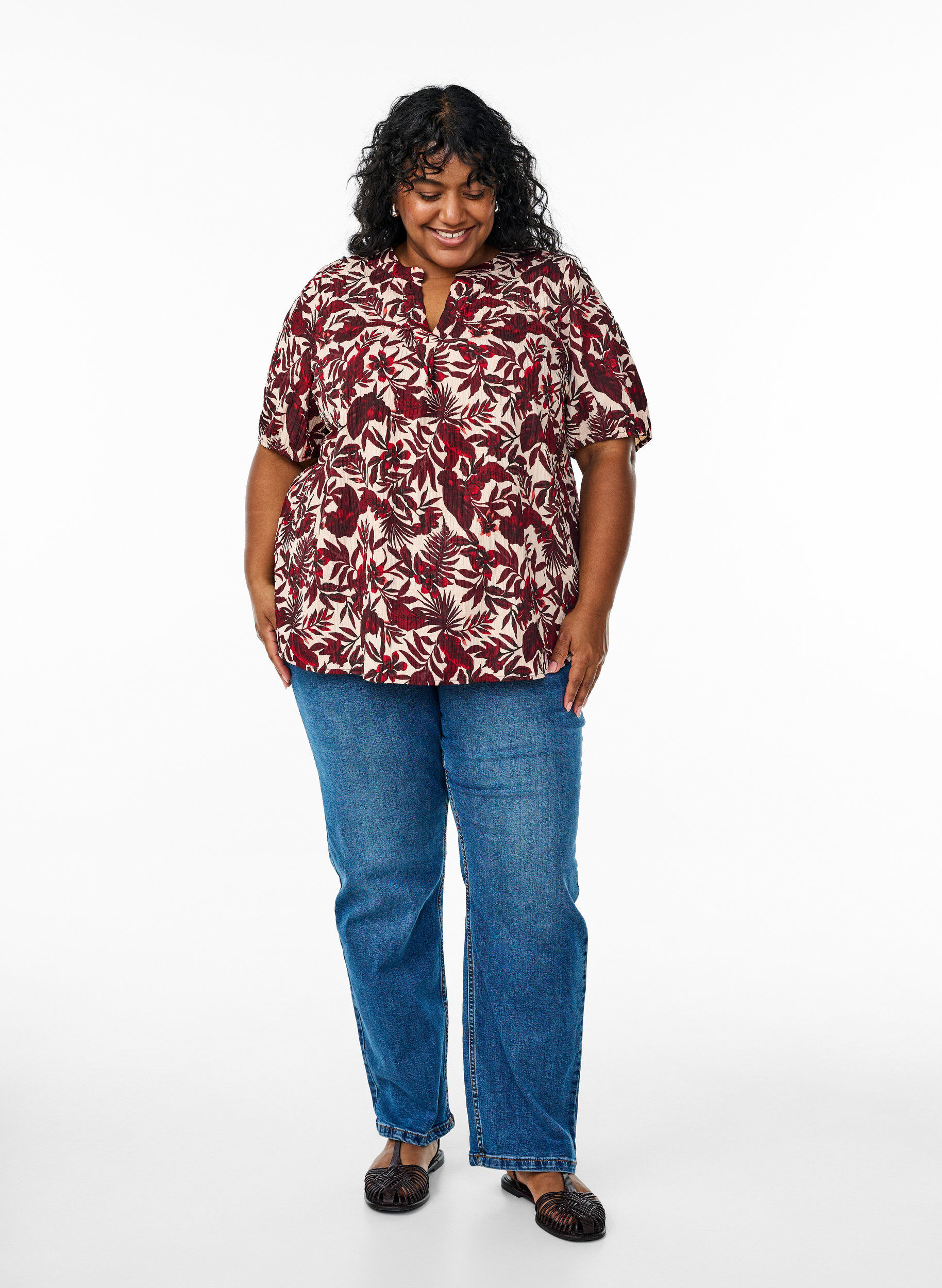 ZizziGebl&uuml;mte Bluse mit kurzen &Auml;rmeln, Rot, Model image number 1