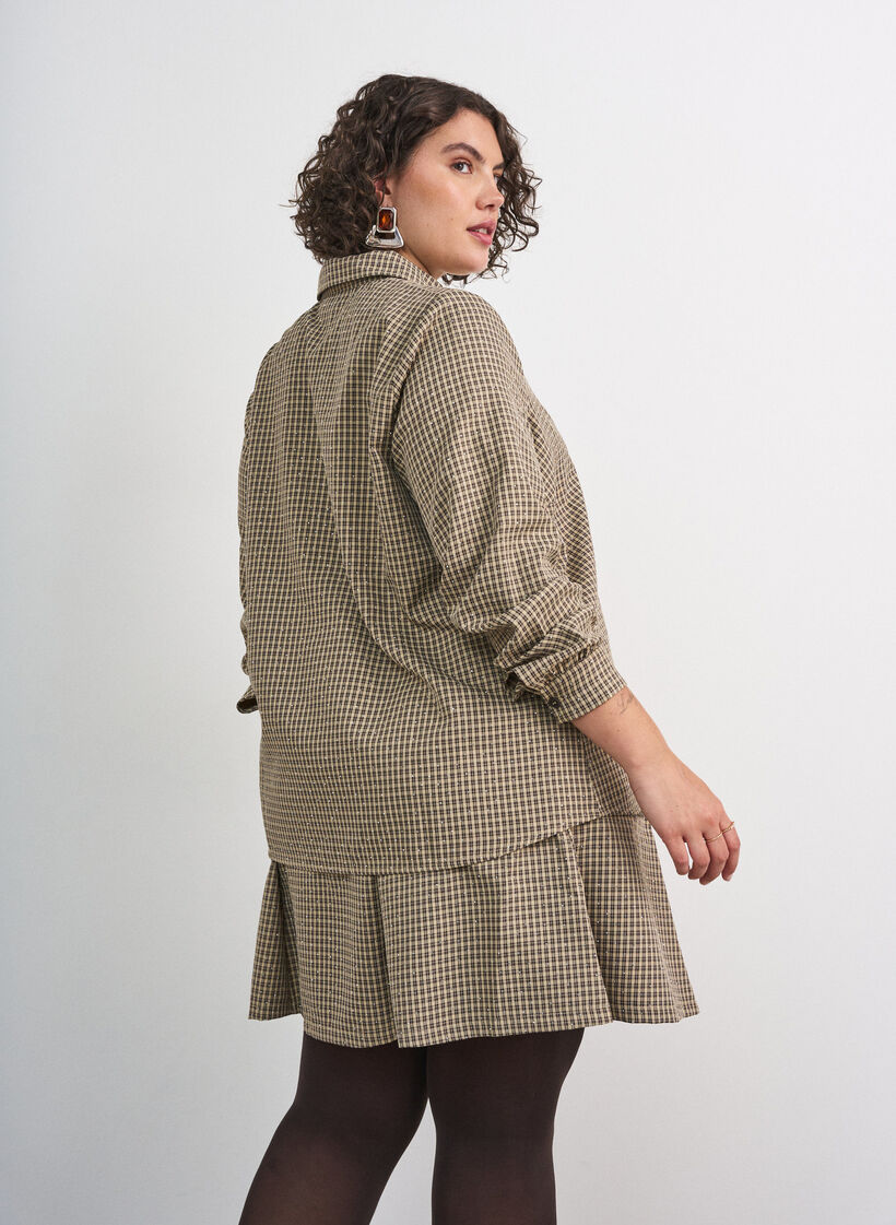 Bluse mit kleinem Karomuster und Strasssteinen, Braun, Model image number 2