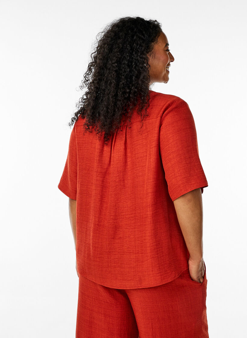 Hemdbluse mit V-Ausschnitt und kurzen &Auml;rmeln, Rot, Model image number 2