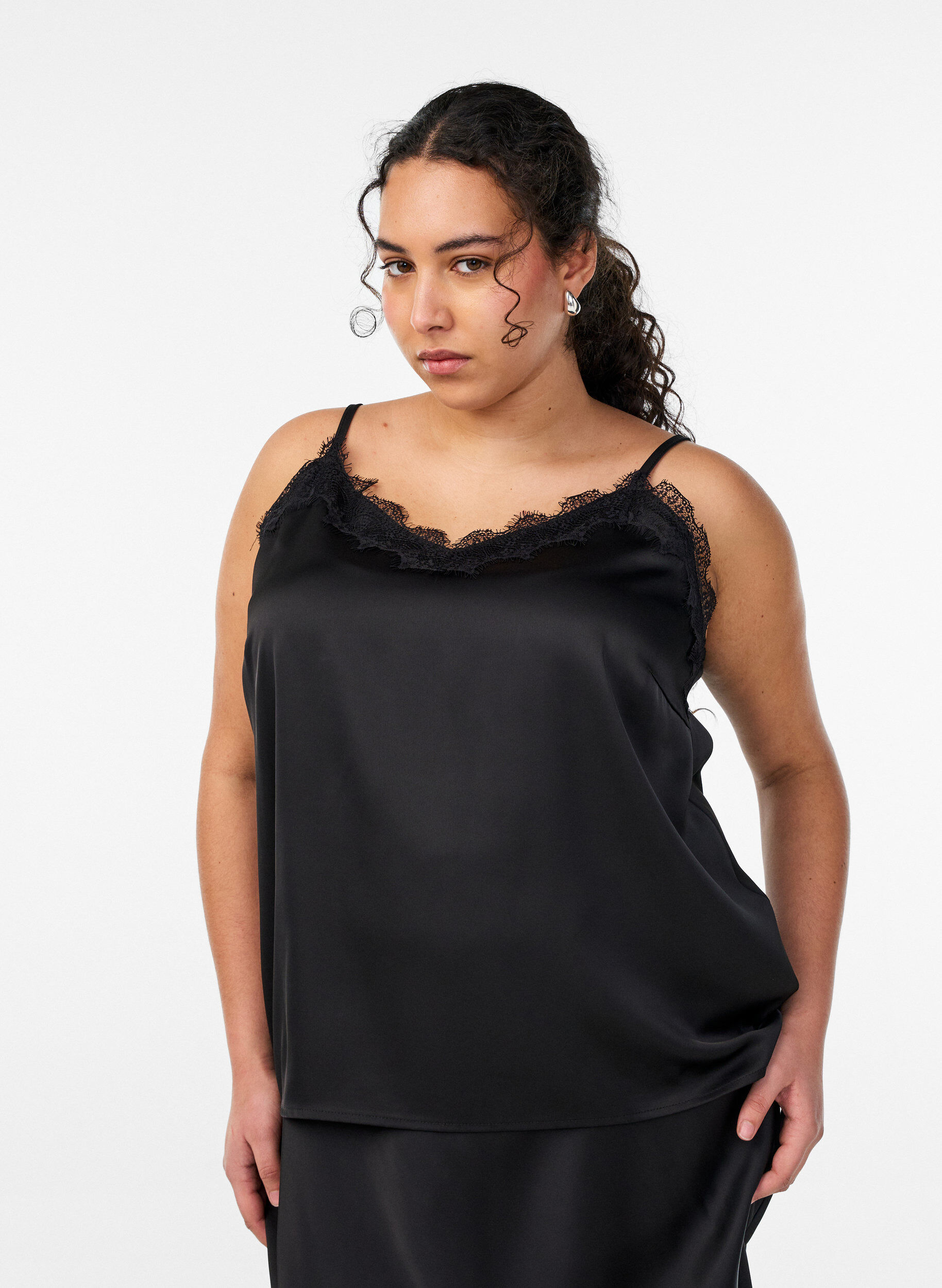 ZizziTr&auml;gertop aus Satin mit Spitze, Schwarz, Model image number 0
