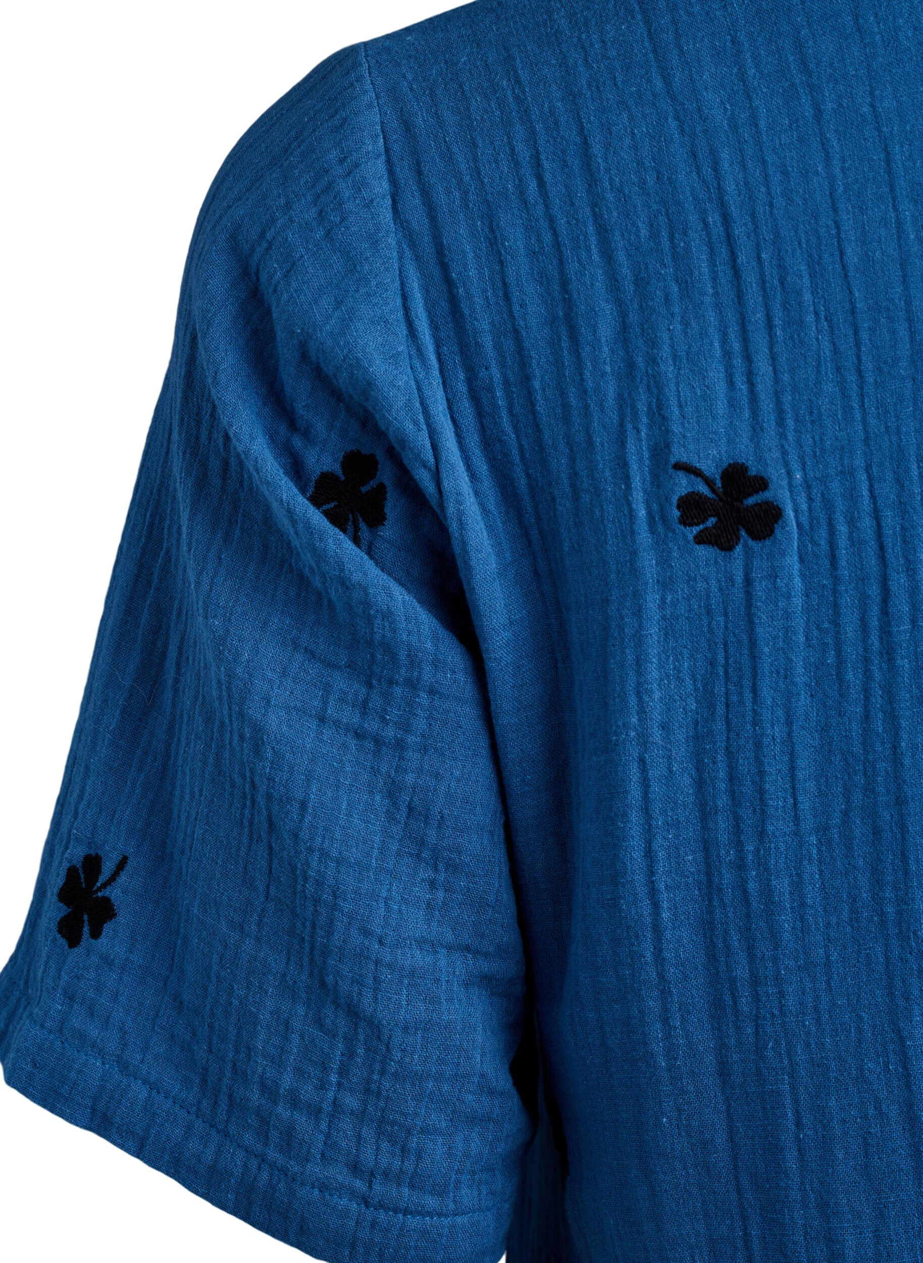 ZizziKleines Kleid aus Baumwollmusselin mit gestickten Blumen, Blau, Packshot image number 3