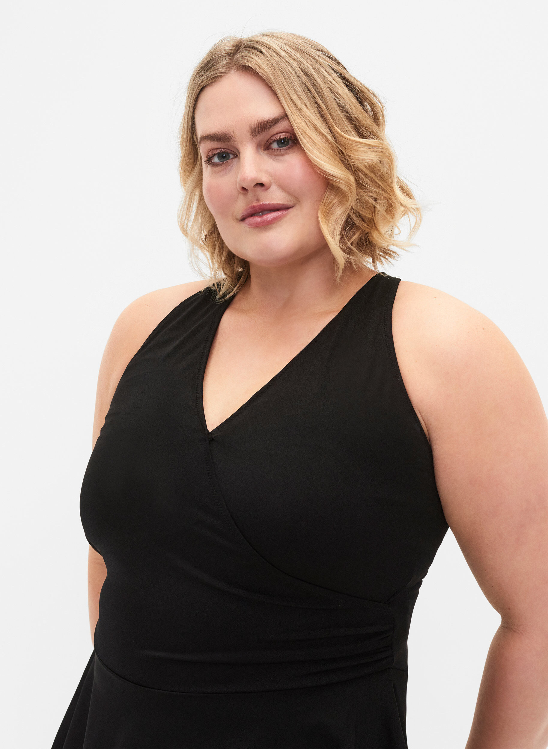 ZizziBadekleid mit gekreuztem R&uuml;cken und Rock, Black, Model image number 2