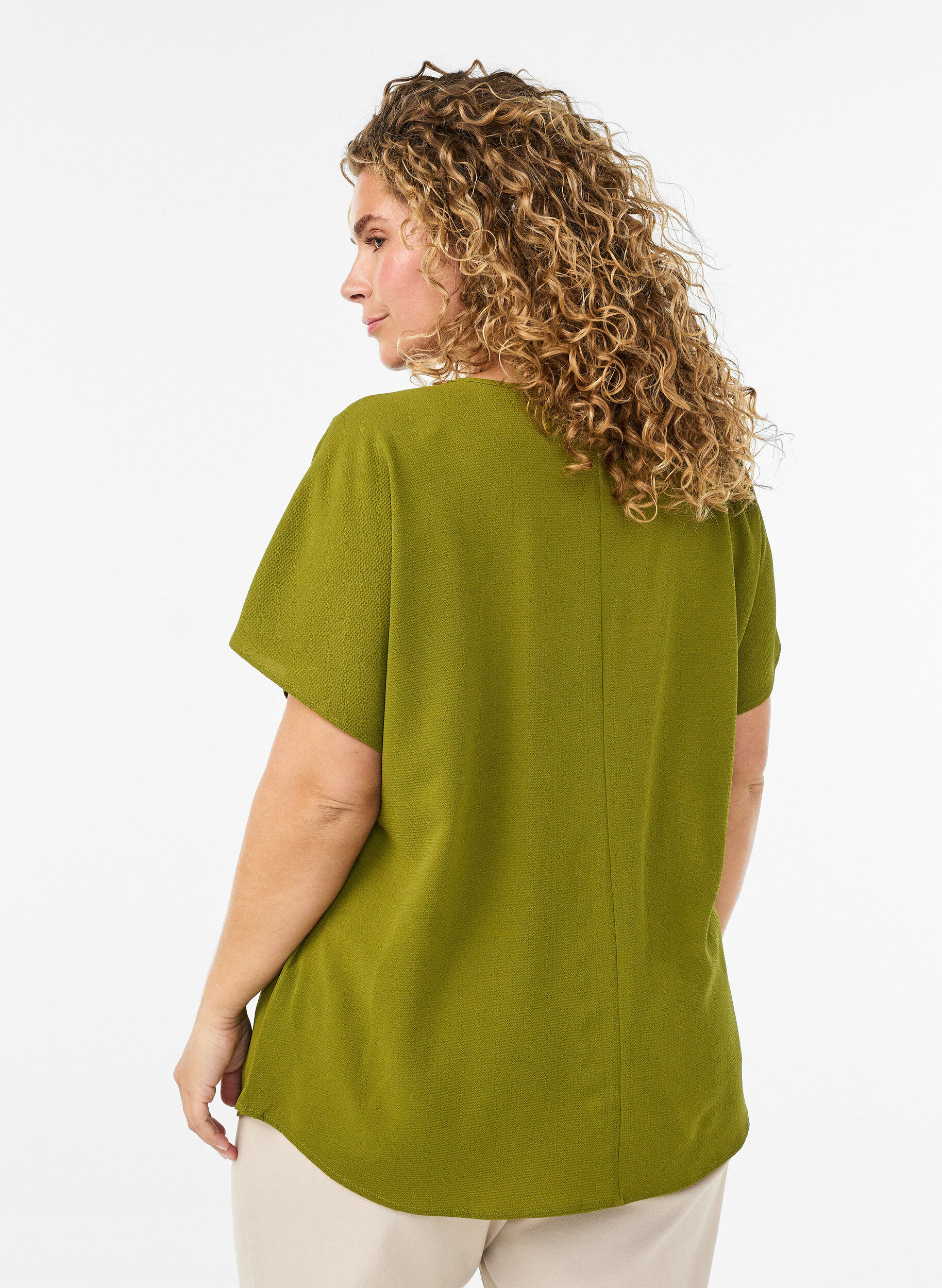ZizziBluse mit kurzen &Auml;rmeln und Rundhalsausschnitt, Gr&uuml;n, Model image number 2