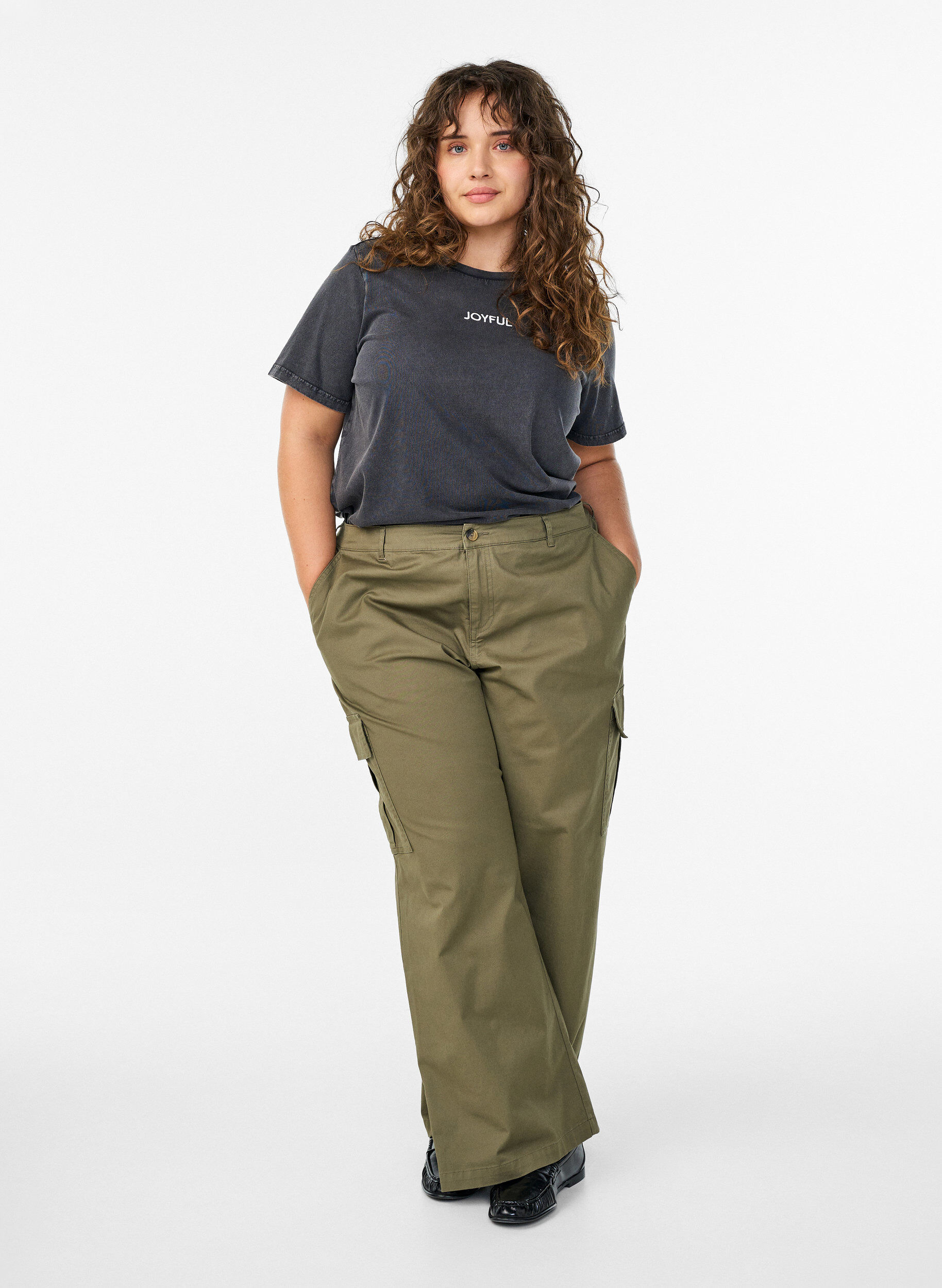 ZizziT-Shirt aus Bio-Baumwolle mit R&uuml;ckenprint, Grau, Model image number 1