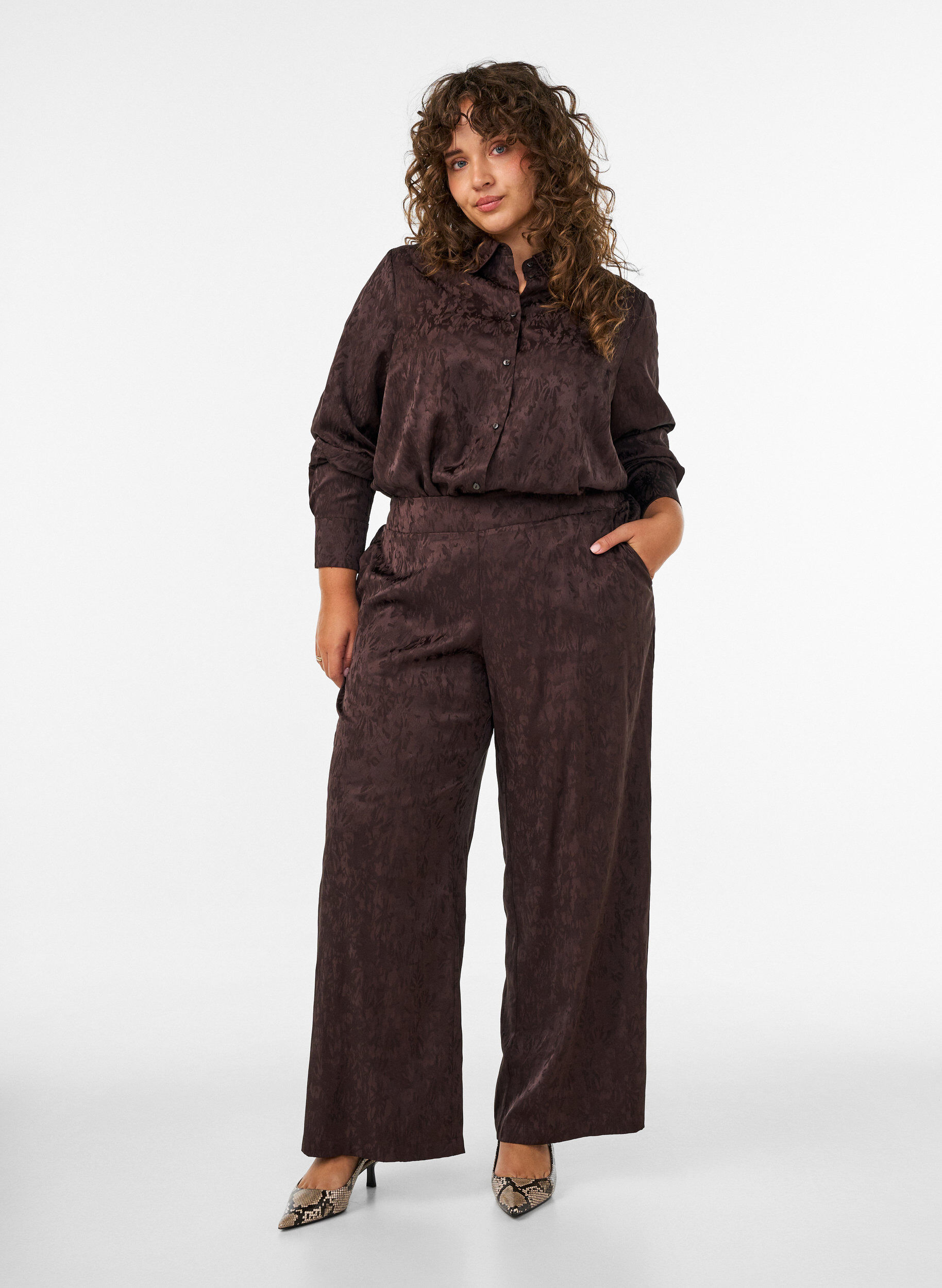 ZizziWeite Hose mit Paisleymuster und hoher Taille, Braun, Model image number 0