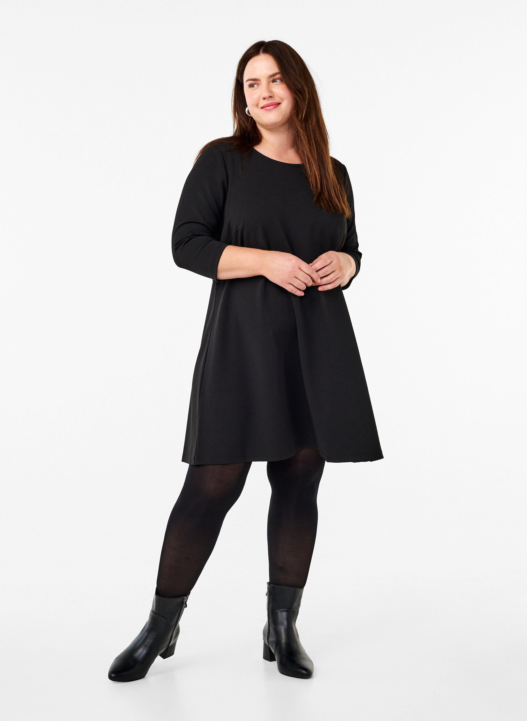 ZizziFLASH &ndash; Kurzes Kleid mit A-Linien-Schnitt und 3/4-&Auml;rmeln, Schwarz, Model image number 1