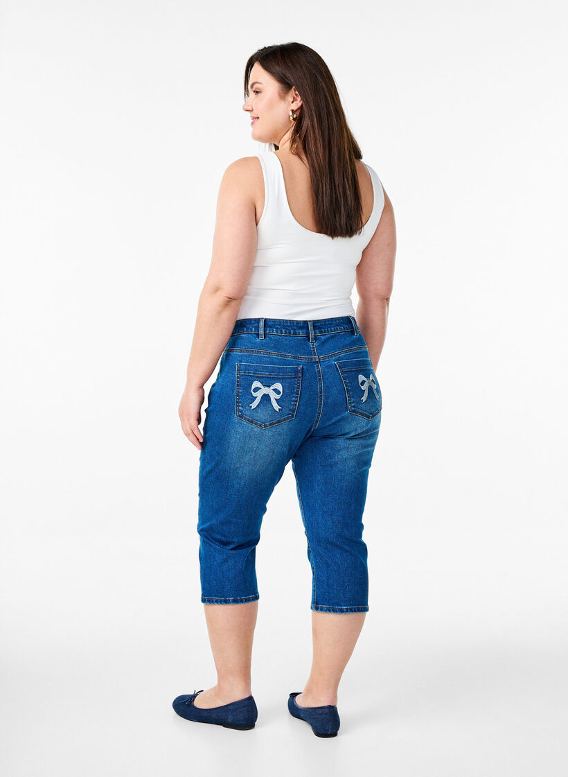 Emily slim fit Denim-Caprihose, Blau, Model image number 0