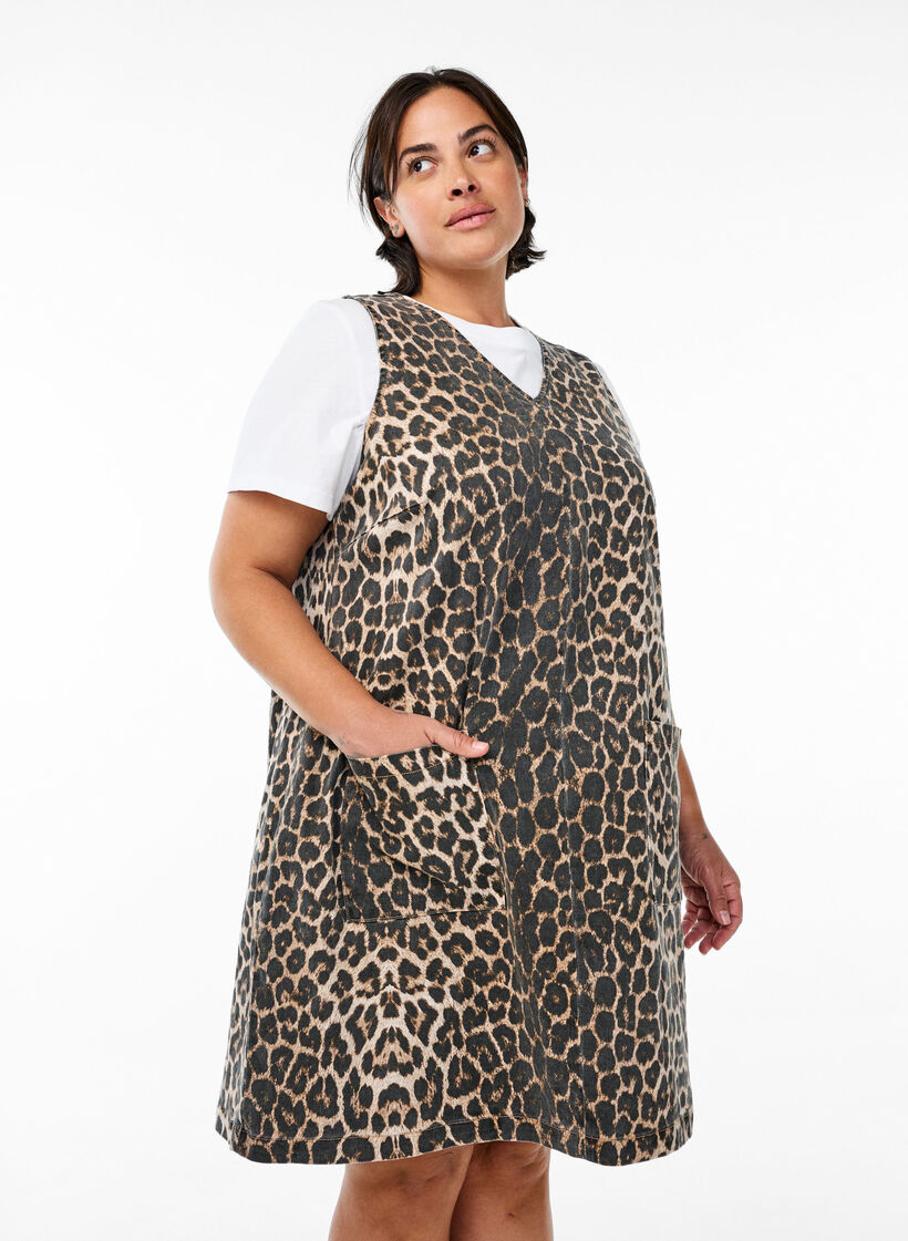 Latzkleid mit Taschen und Leopardenmuster, Braun, Model image number 0
