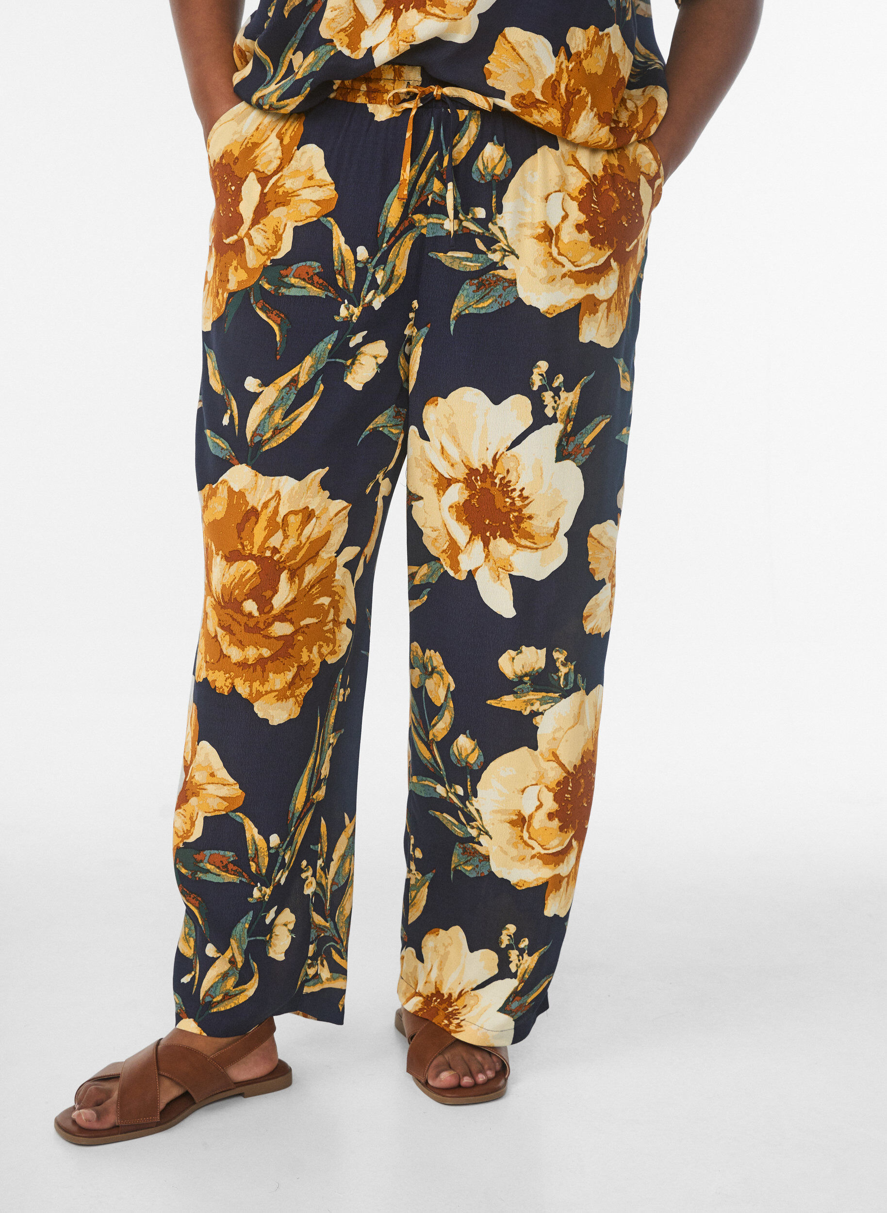 ZizziLockere Viskosehose mit Print, Blau, Model image number 2