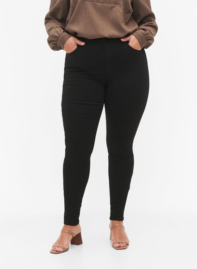 Stay Black Amy Jeans mit hoher Taille, Schwarz, Model image number 3