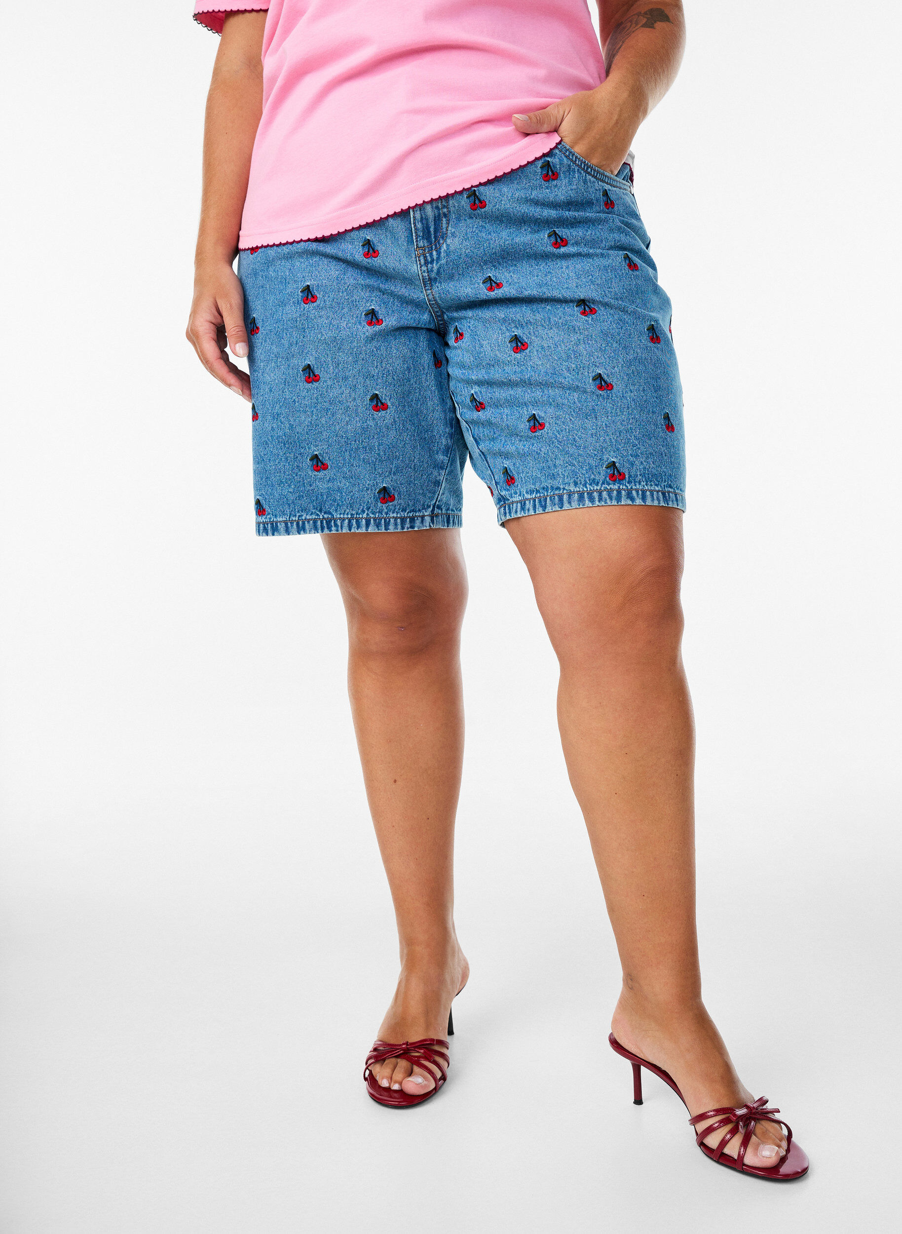 ZizziBestickte Denimshorts, Blau, Model image number 3