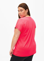 Kurzärmeliges Trainings-T-Shirt, Neon Diva Pink, Model