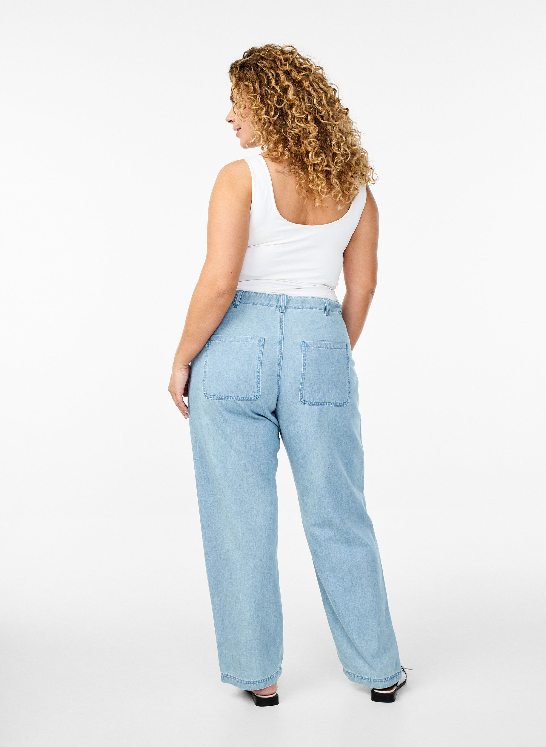 ZizziHoch taillierte Jeans mit Bindeg&uuml;rtel, Blau, Model image number 1