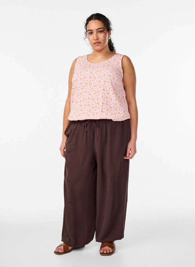 Hoch taillierte Ballonhose, Braun, Model image number 0