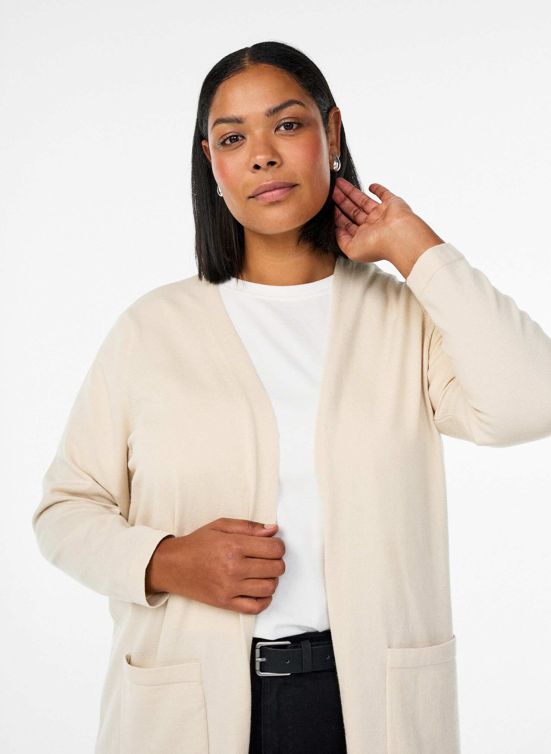 ZizziFLASH &ndash; Lange, offene Strickjacke mit Taschen, Beige, Model image number 2