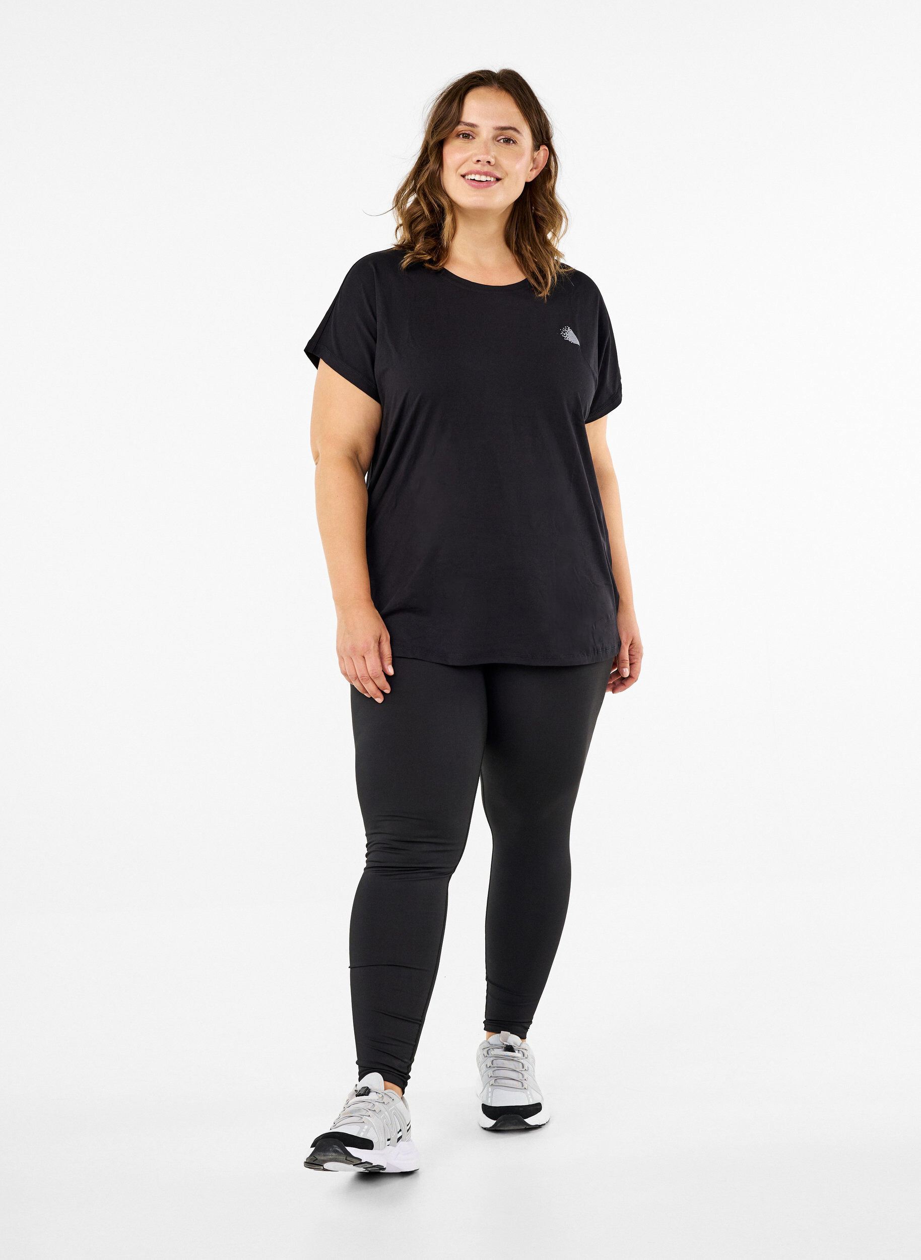 ZizziEinfarbiges Trainings-T-Shirt, Schwarz, Model image number 1