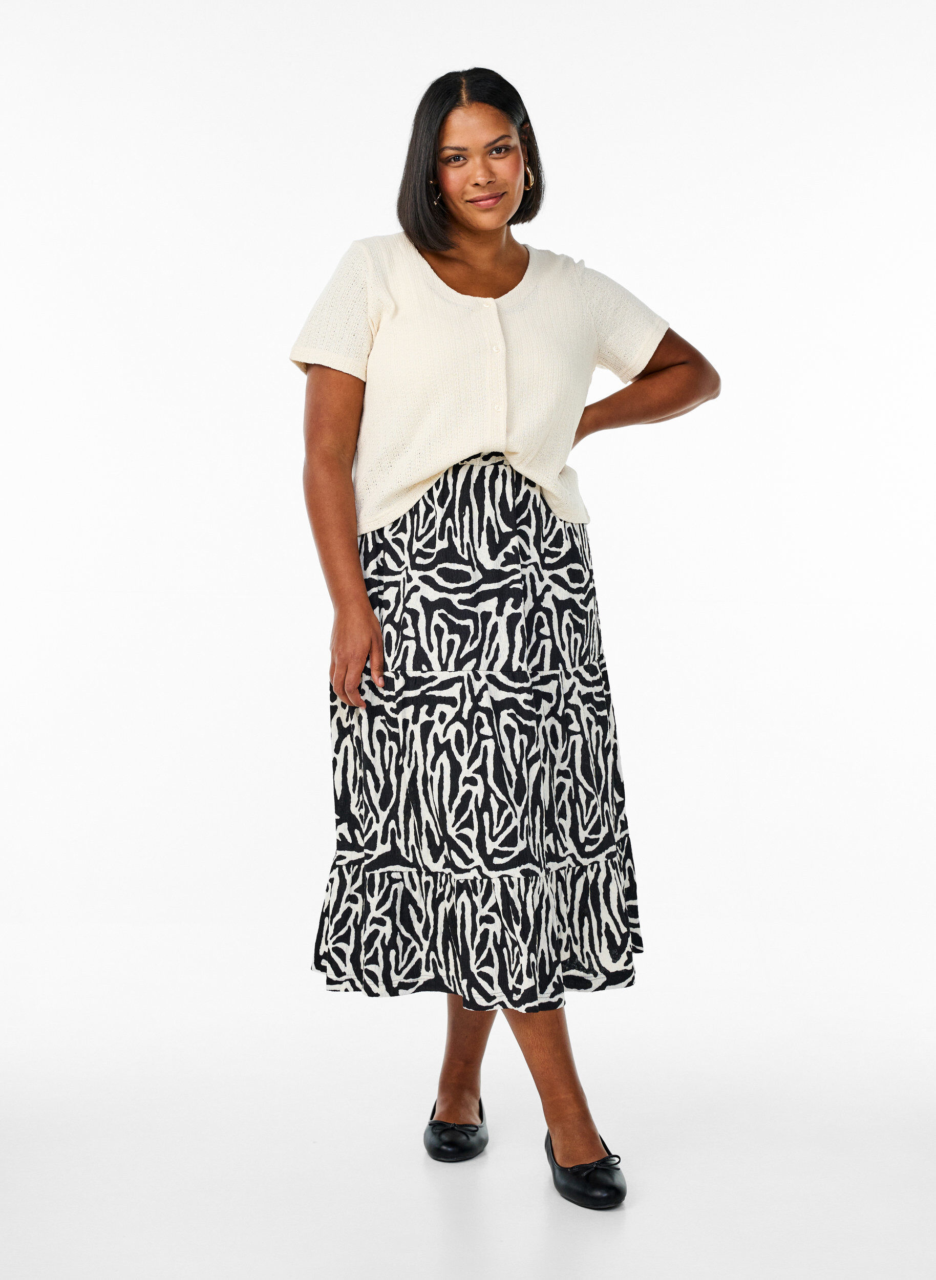 Langer Rock mit Zebraprint, Black w. White Zebra, Model