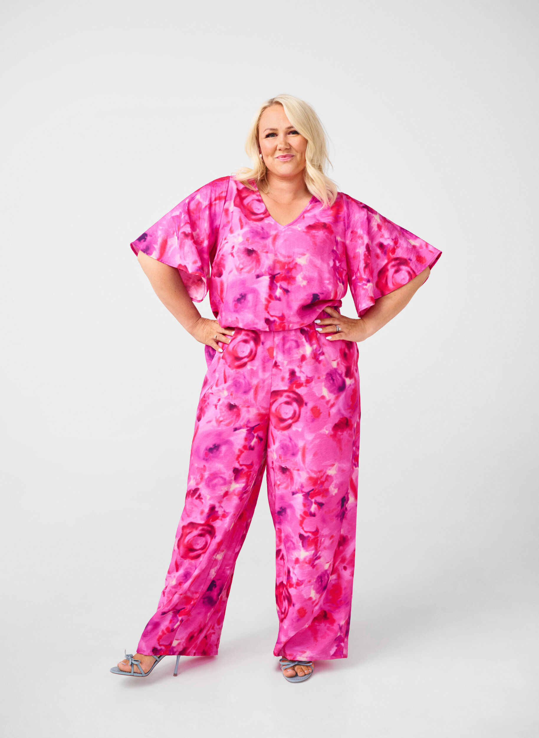 ZizziGebl&uuml;mter Jumpsuit mit Fledermaus&auml;rmeln, Pink Rose AOP, Image image number 0