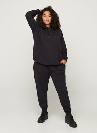 Baumwollsweatshirt mit Kapuze und Tasche, Black, Model image number 2