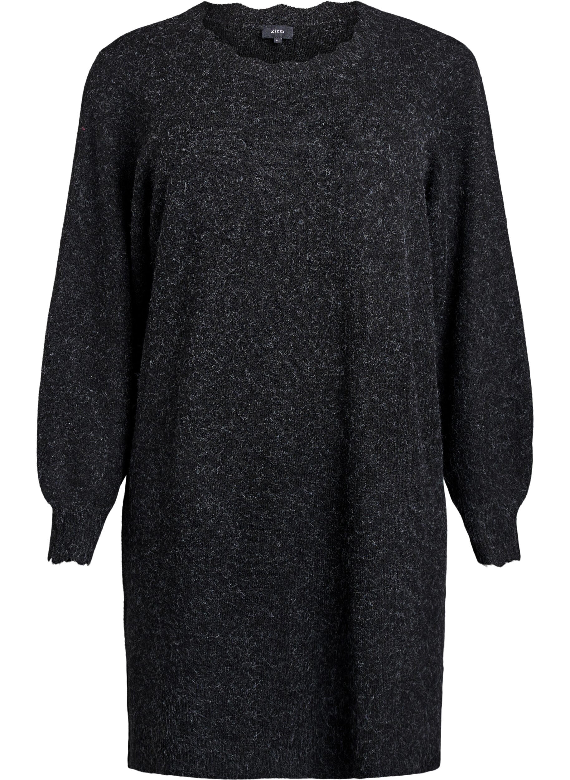 Gestricktes Minikleid mit gewelltem Saum und Schlitzen